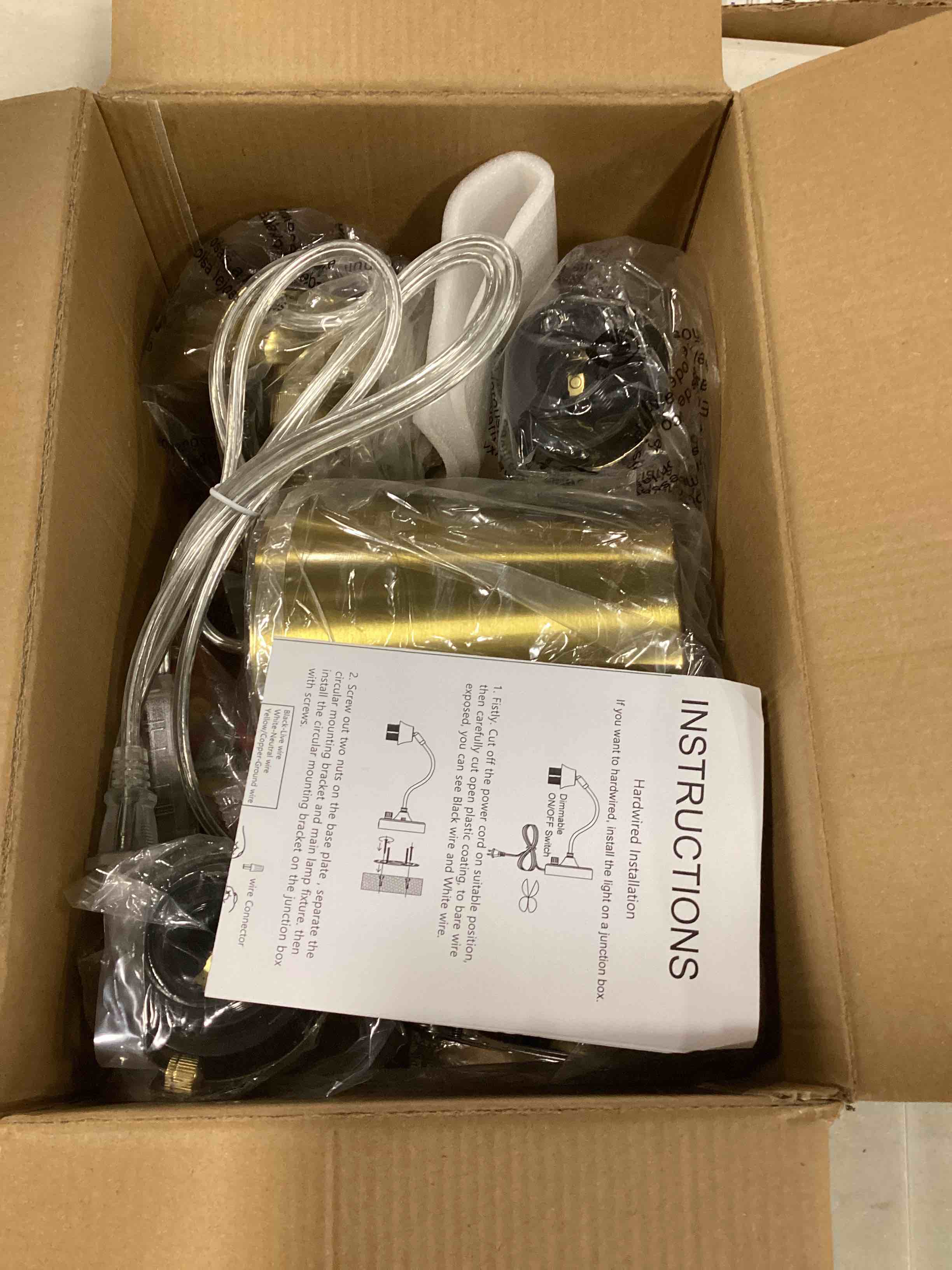 https://s3.amazonaws.com/lotting-images-prod/bidfta/BLU6660473_1720189321067.jpeg