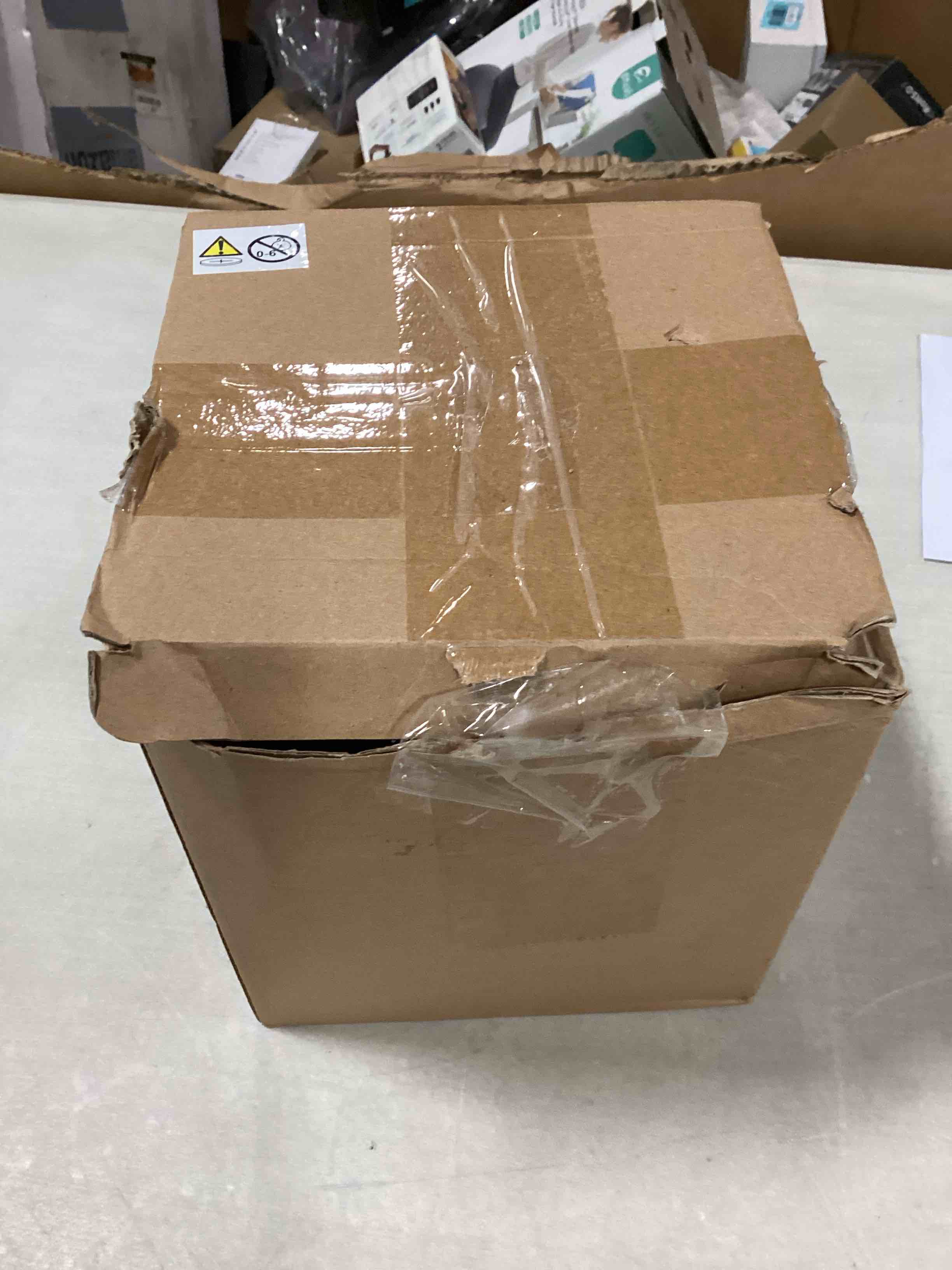 https://s3.amazonaws.com/lotting-images-prod/bidfta/BLU6661112_1720539360661.jpeg