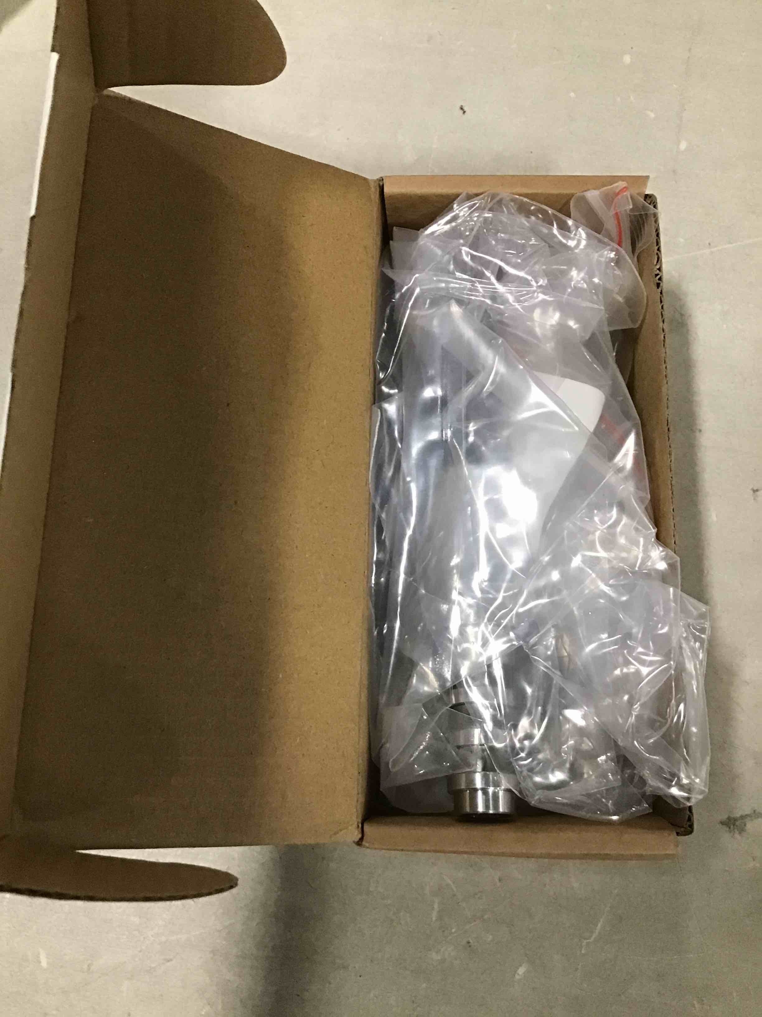 https://s3.amazonaws.com/lotting-images-prod/bidfta/BLU6661418_1720626773518.jpeg