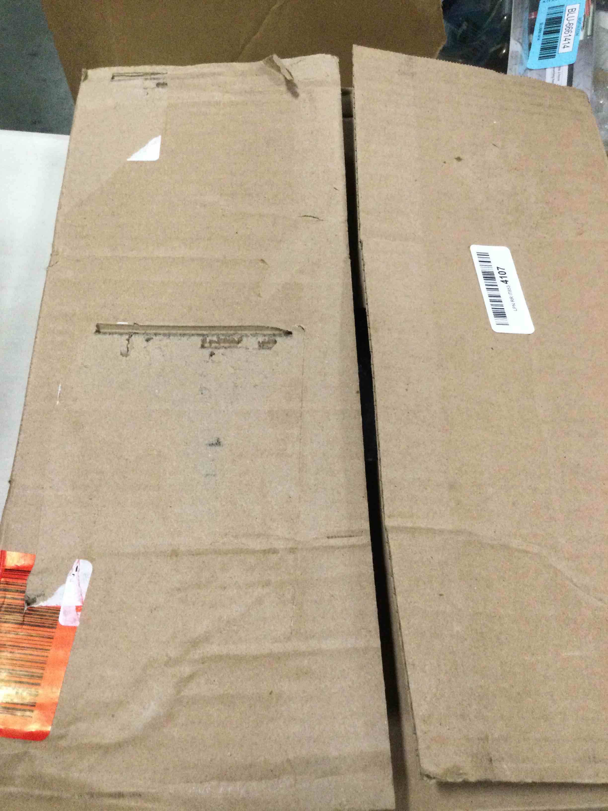 https://s3.amazonaws.com/lotting-images-prod/bidfta/BLU6661439_1720631143613.jpeg