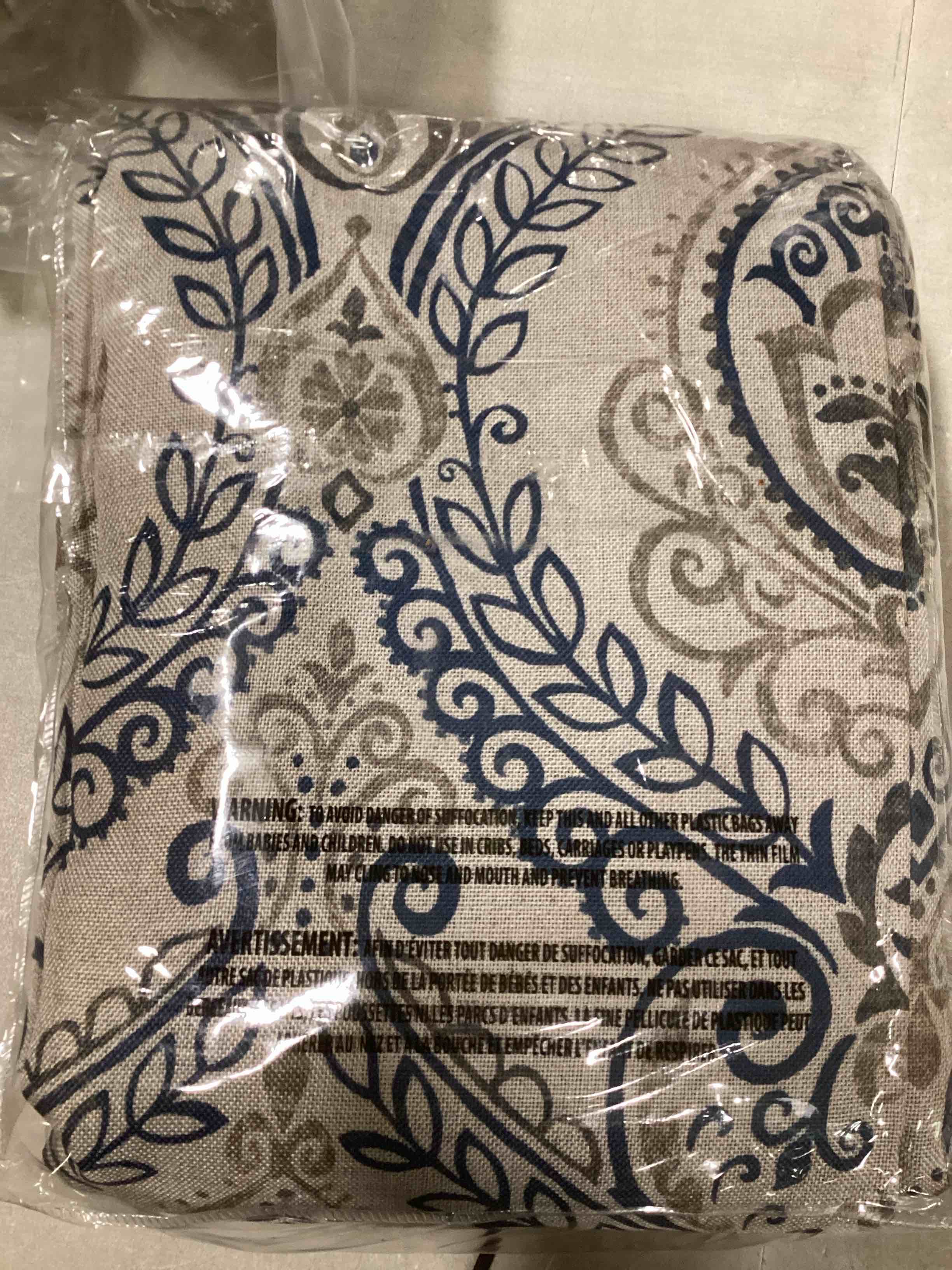 https://s3.amazonaws.com/lotting-images-prod/bidfta/BLU6661562_1720702766521.jpeg
