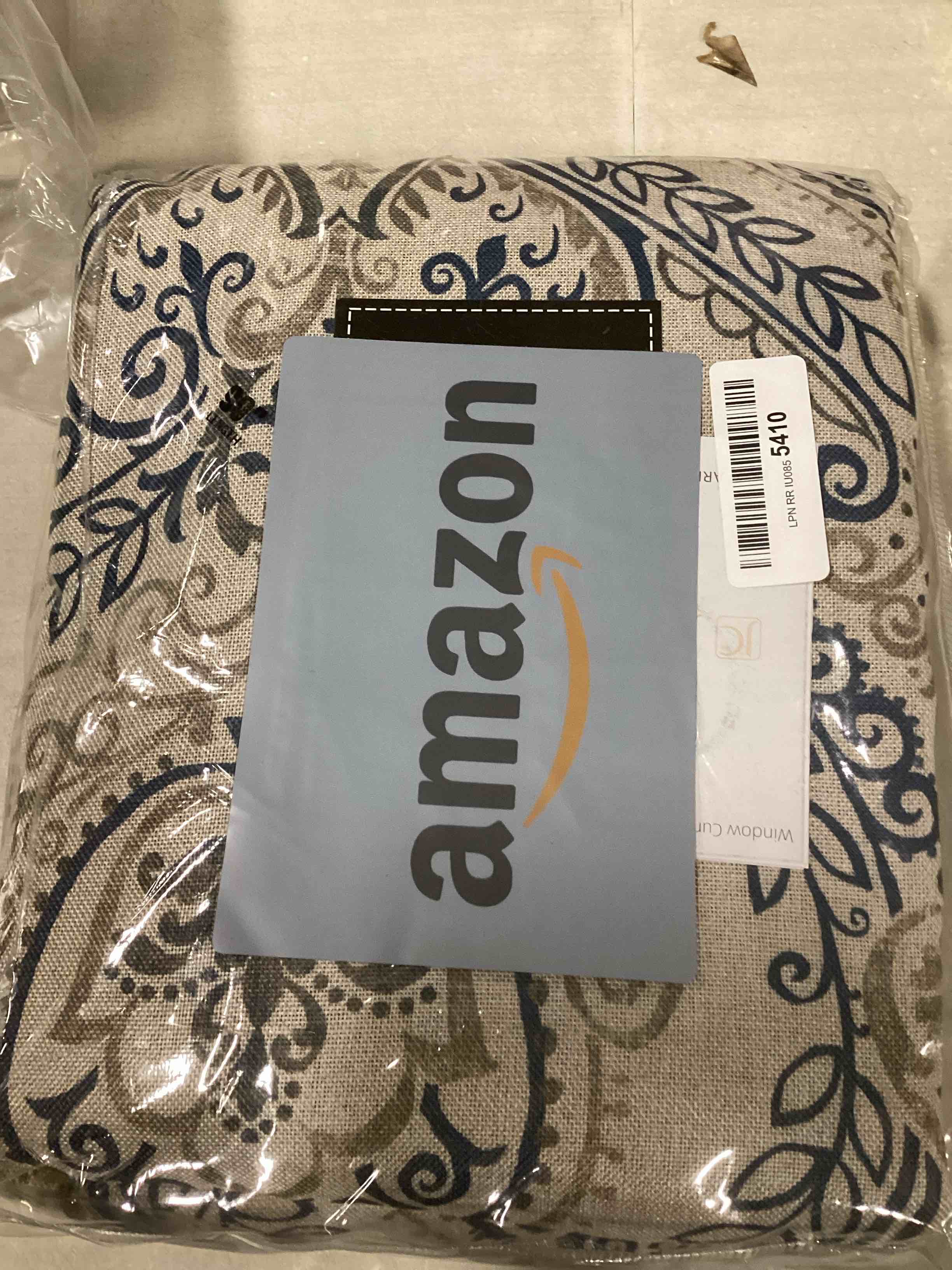 https://s3.amazonaws.com/lotting-images-prod/bidfta/BLU6661562_1720702772323.jpeg