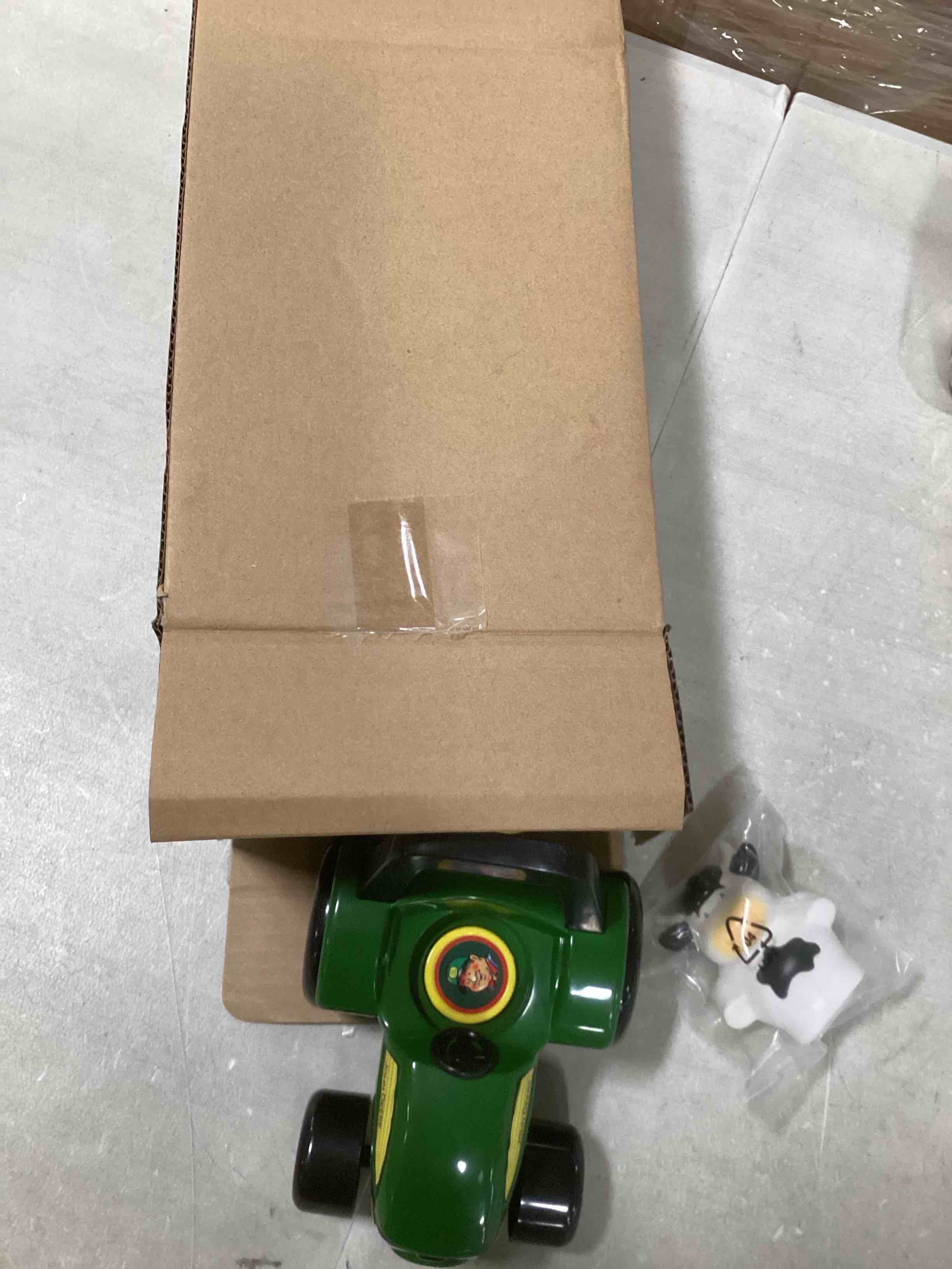 https://s3.amazonaws.com/lotting-images-prod/bidfta/BLU6661596_1720709594891.jpeg