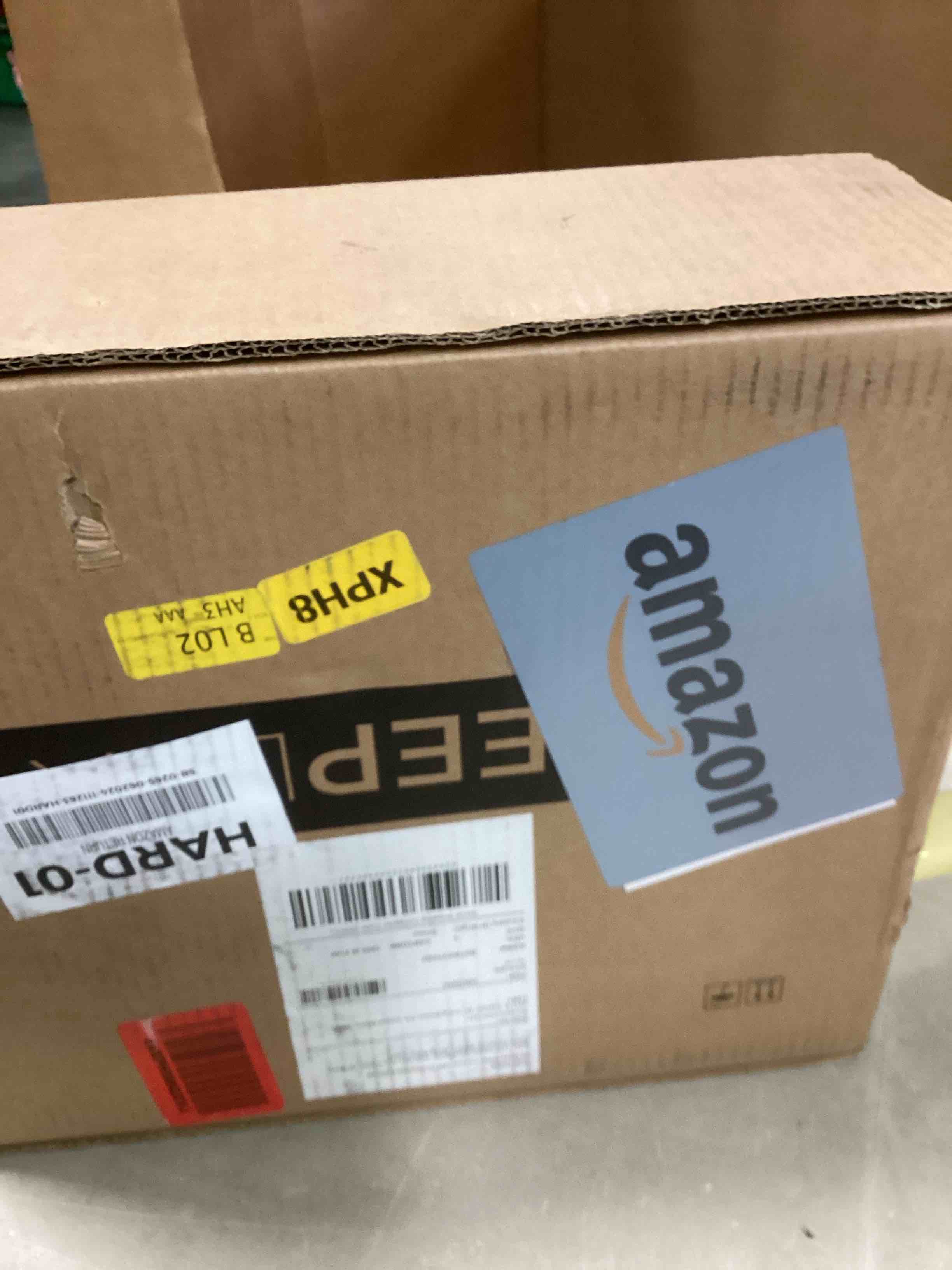 https://s3.amazonaws.com/lotting-images-prod/bidfta/BLU6661622_1720716010474.jpeg