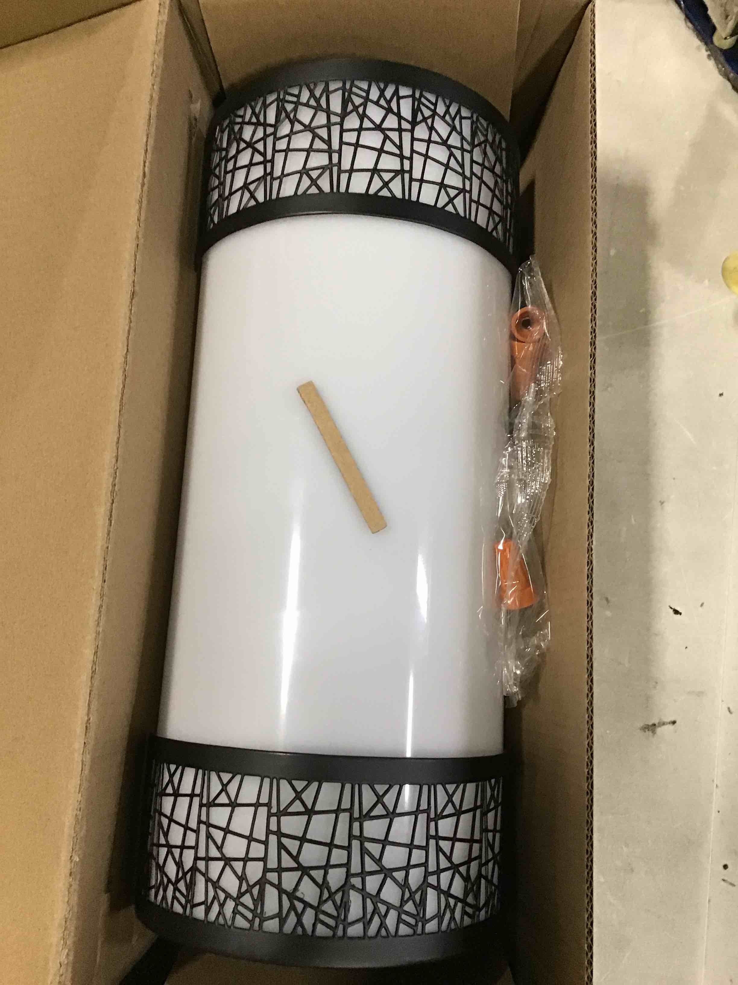 https://s3.amazonaws.com/lotting-images-prod/bidfta/BLU6661729_1720791276753.jpeg