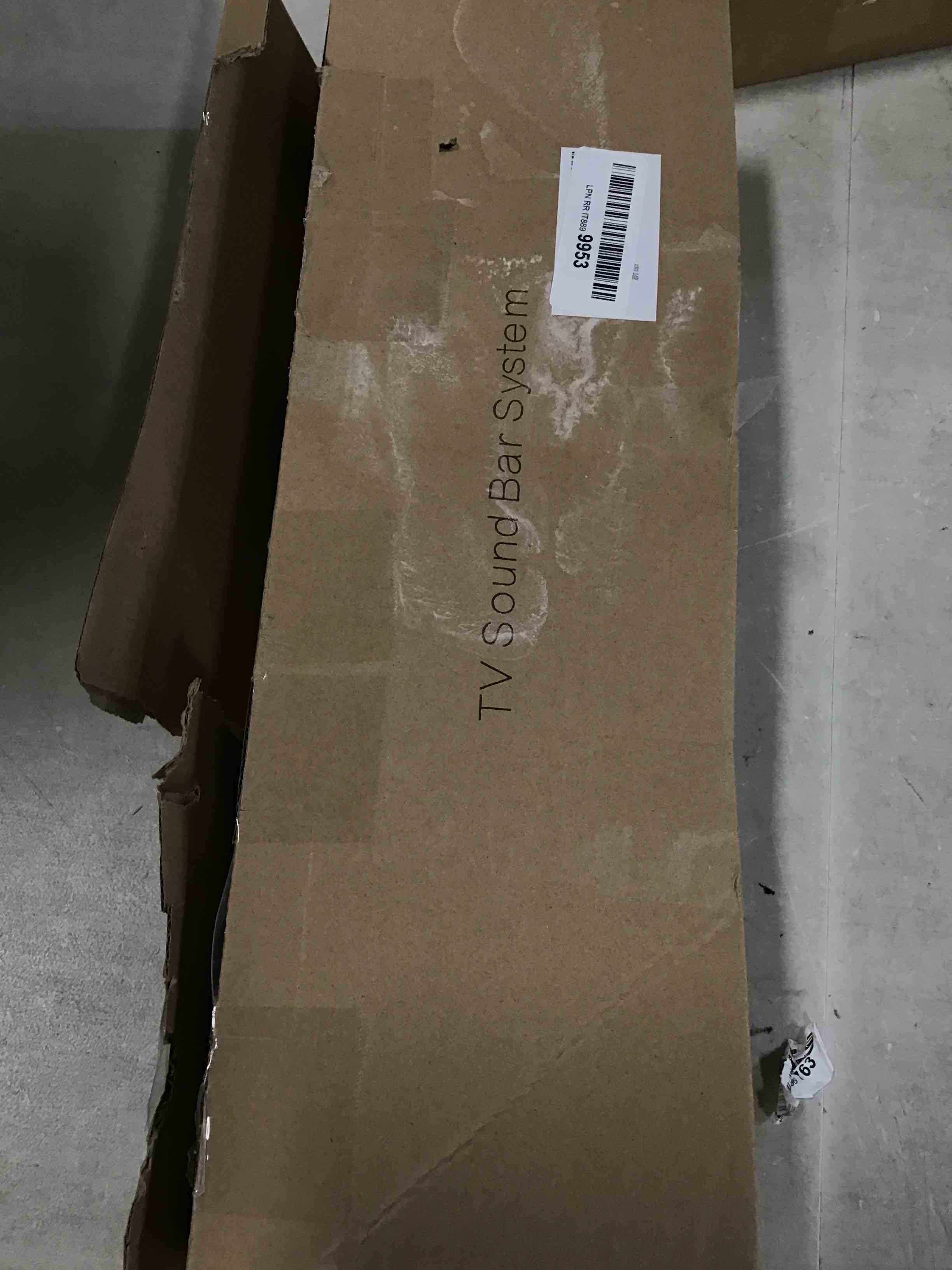 https://s3.amazonaws.com/lotting-images-prod/bidfta/BLU6661744_1720795402665.jpeg