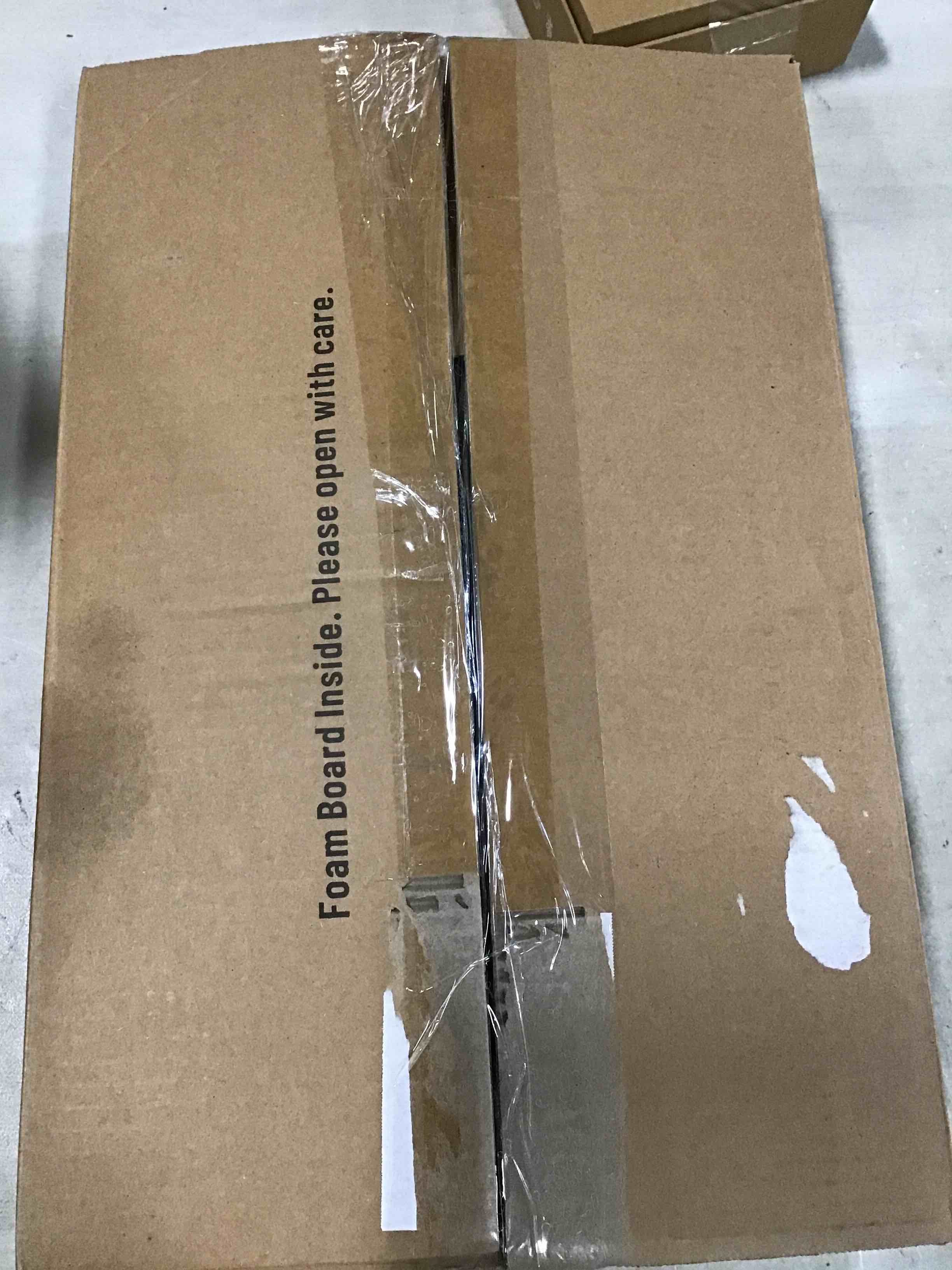 https://s3.amazonaws.com/lotting-images-prod/bidfta/BLU6661750_1720796252697.jpeg