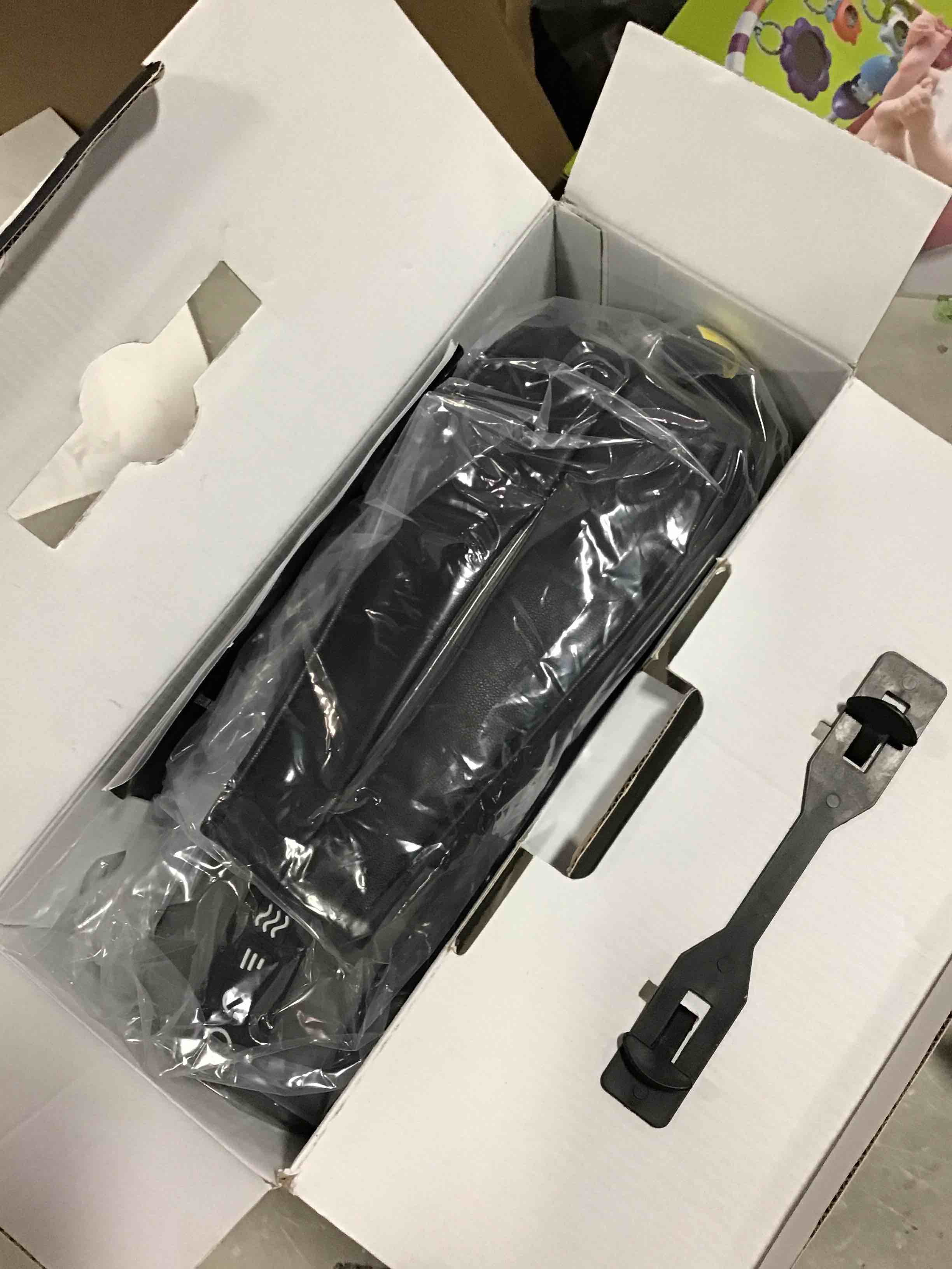 https://s3.amazonaws.com/lotting-images-prod/bidfta/BLU6662572_1719948242215.jpeg