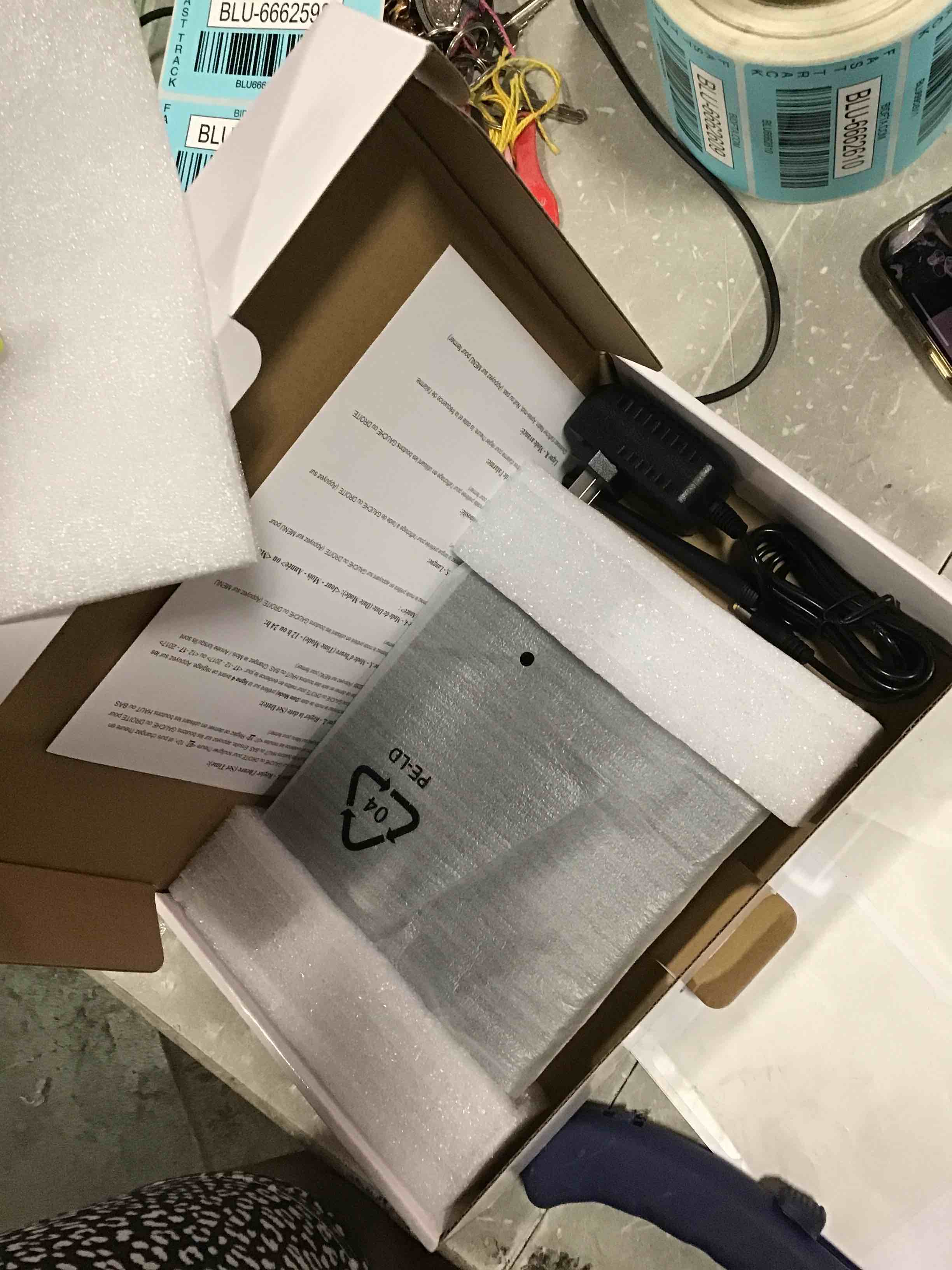 https://s3.amazonaws.com/lotting-images-prod/bidfta/BLU6662596_1719950077107.jpeg
