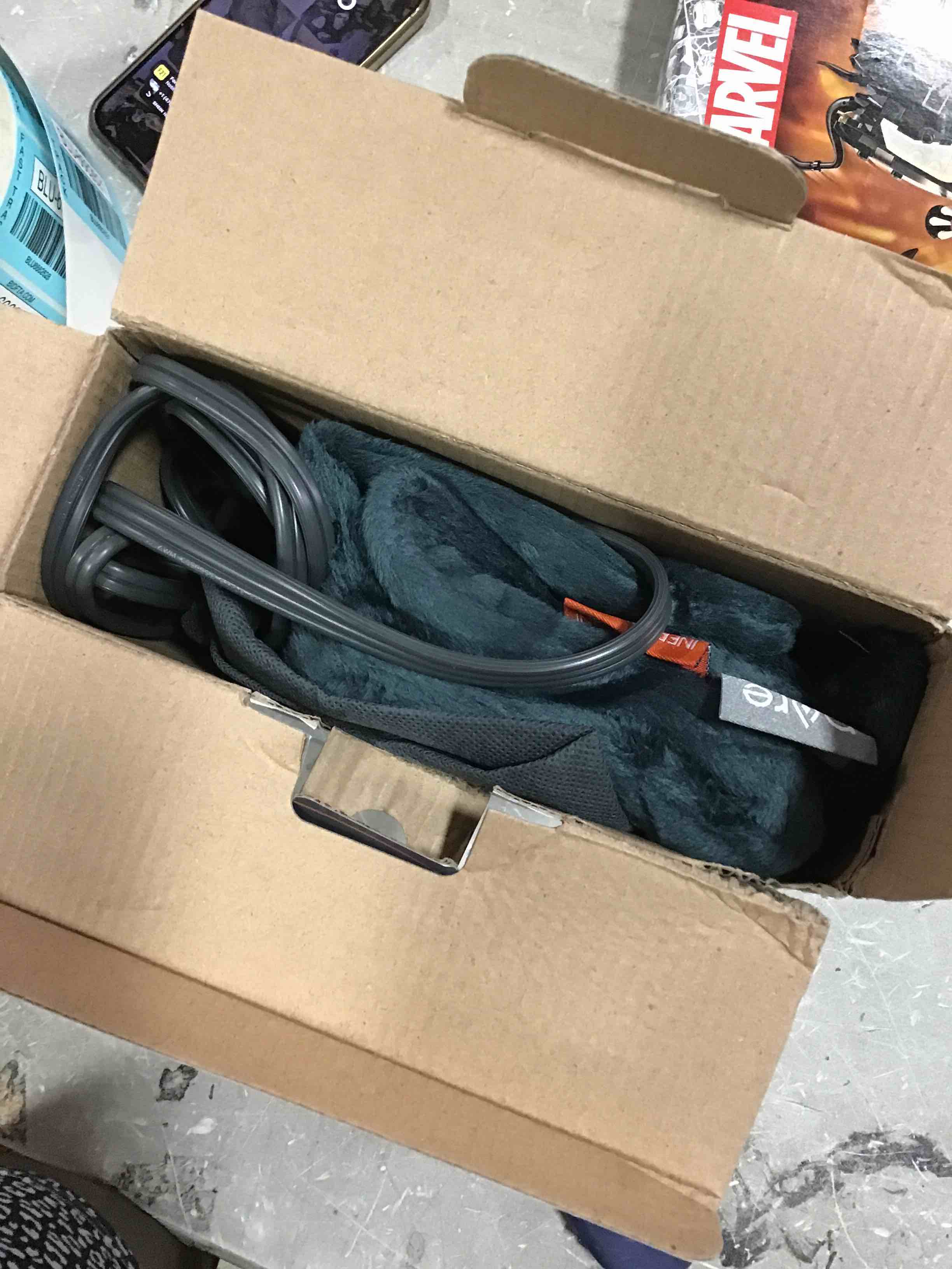 https://s3.amazonaws.com/lotting-images-prod/bidfta/BLU6662621_1719951405464.jpeg