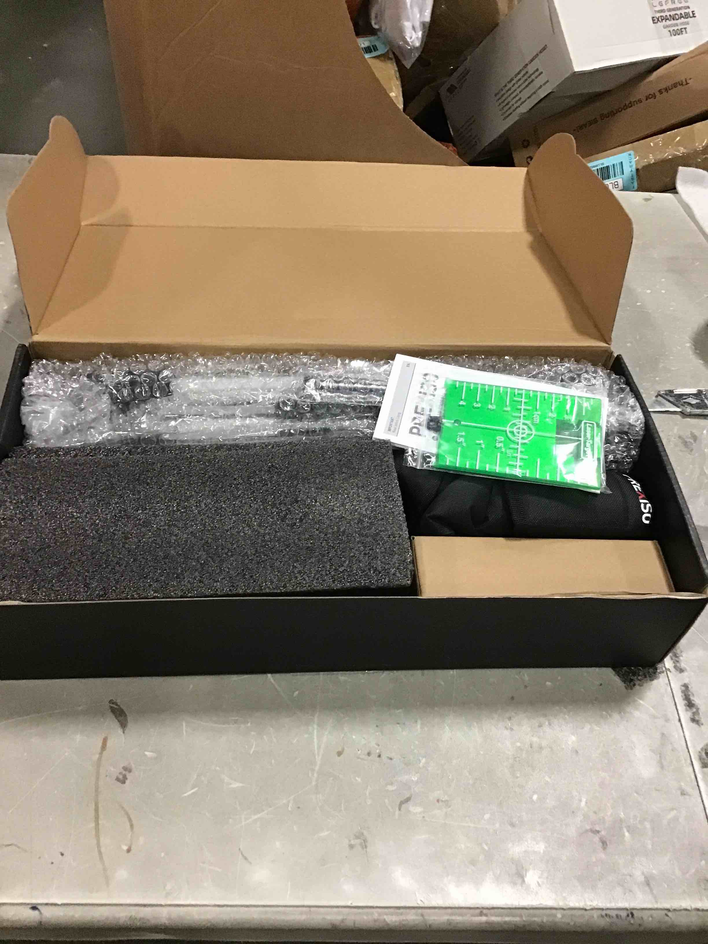 https://s3.amazonaws.com/lotting-images-prod/bidfta/BLU6662888_1720449513226.jpeg