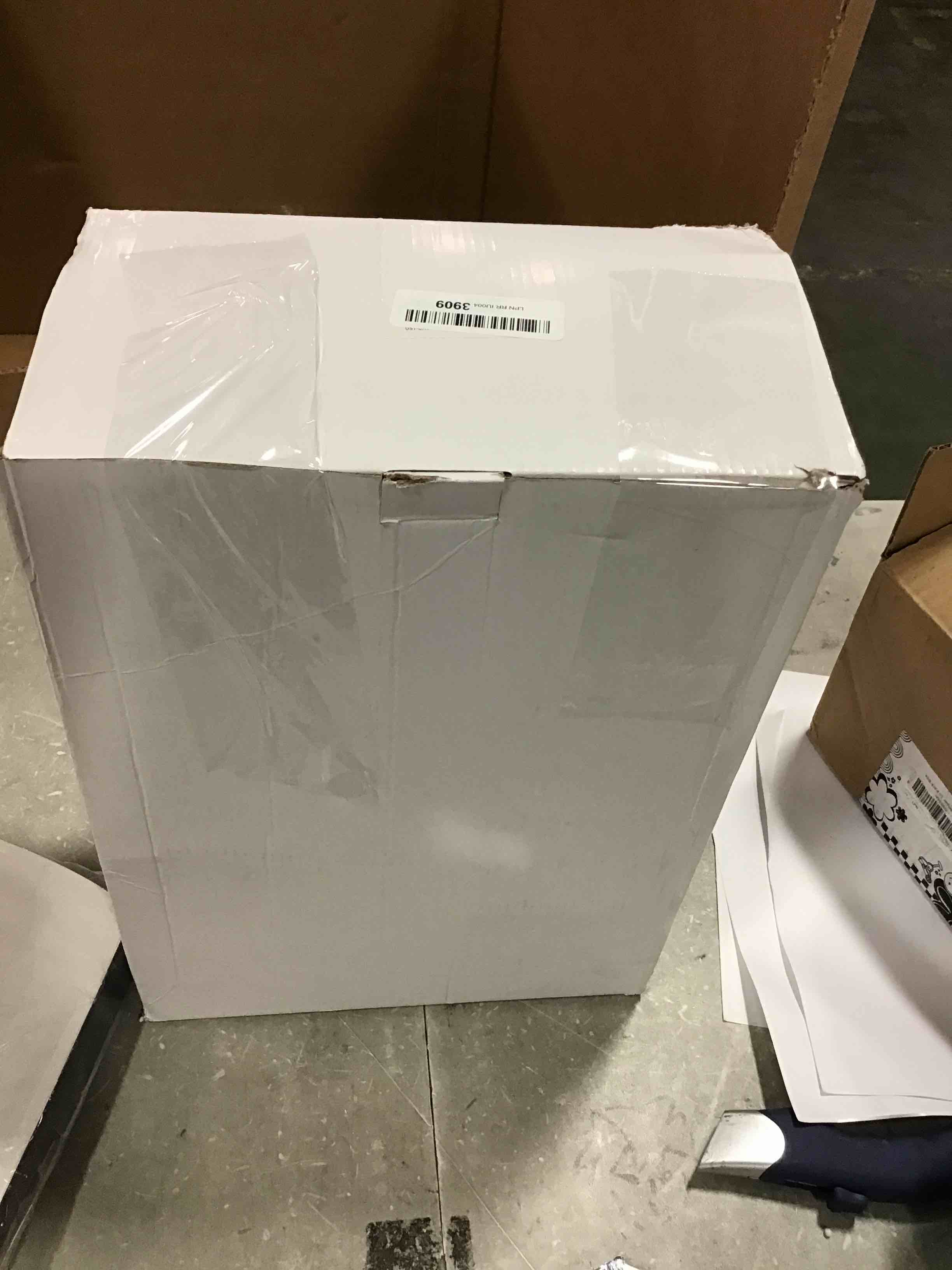 https://s3.amazonaws.com/lotting-images-prod/bidfta/BLU6662925_1720457963925.jpeg