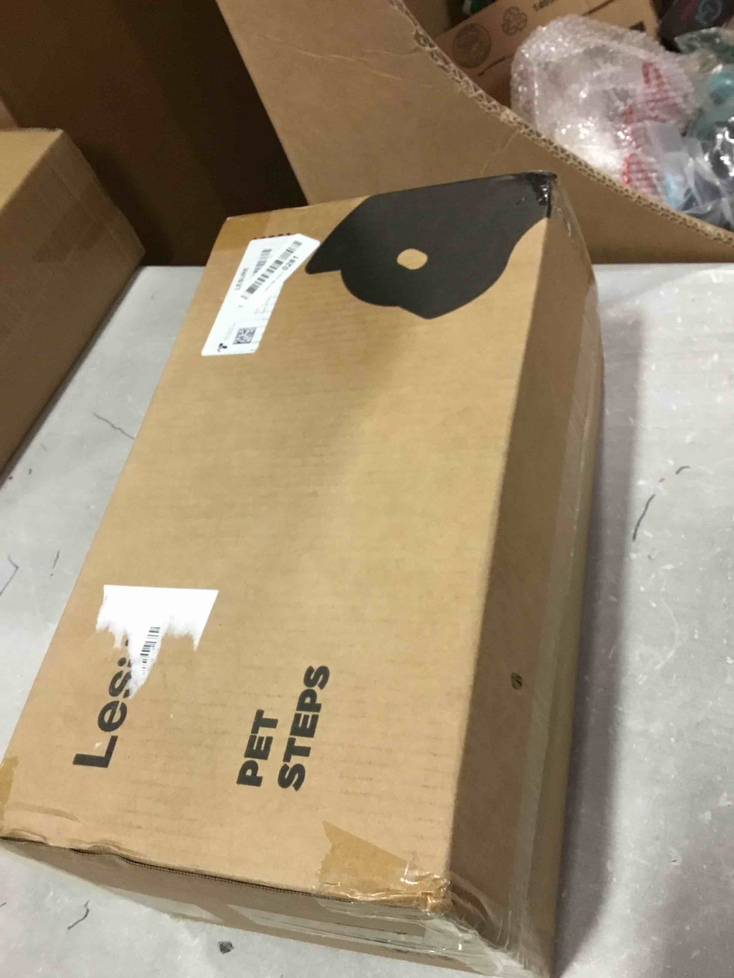https://s3.amazonaws.com/lotting-images-prod/bidfta/BLU6663150_1720615963578.jpeg