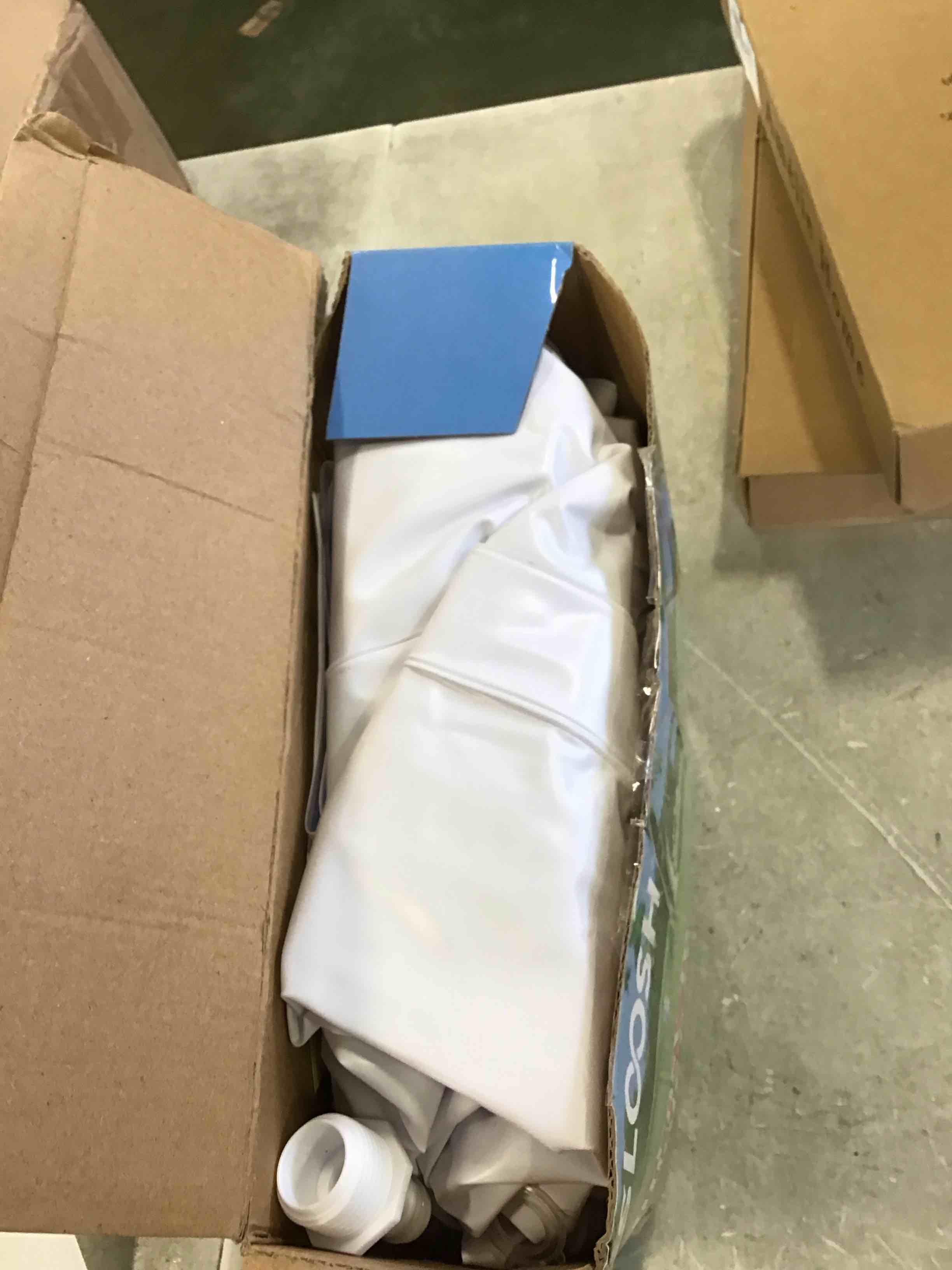 https://s3.amazonaws.com/lotting-images-prod/bidfta/BLU6664390_1719927828085.jpeg