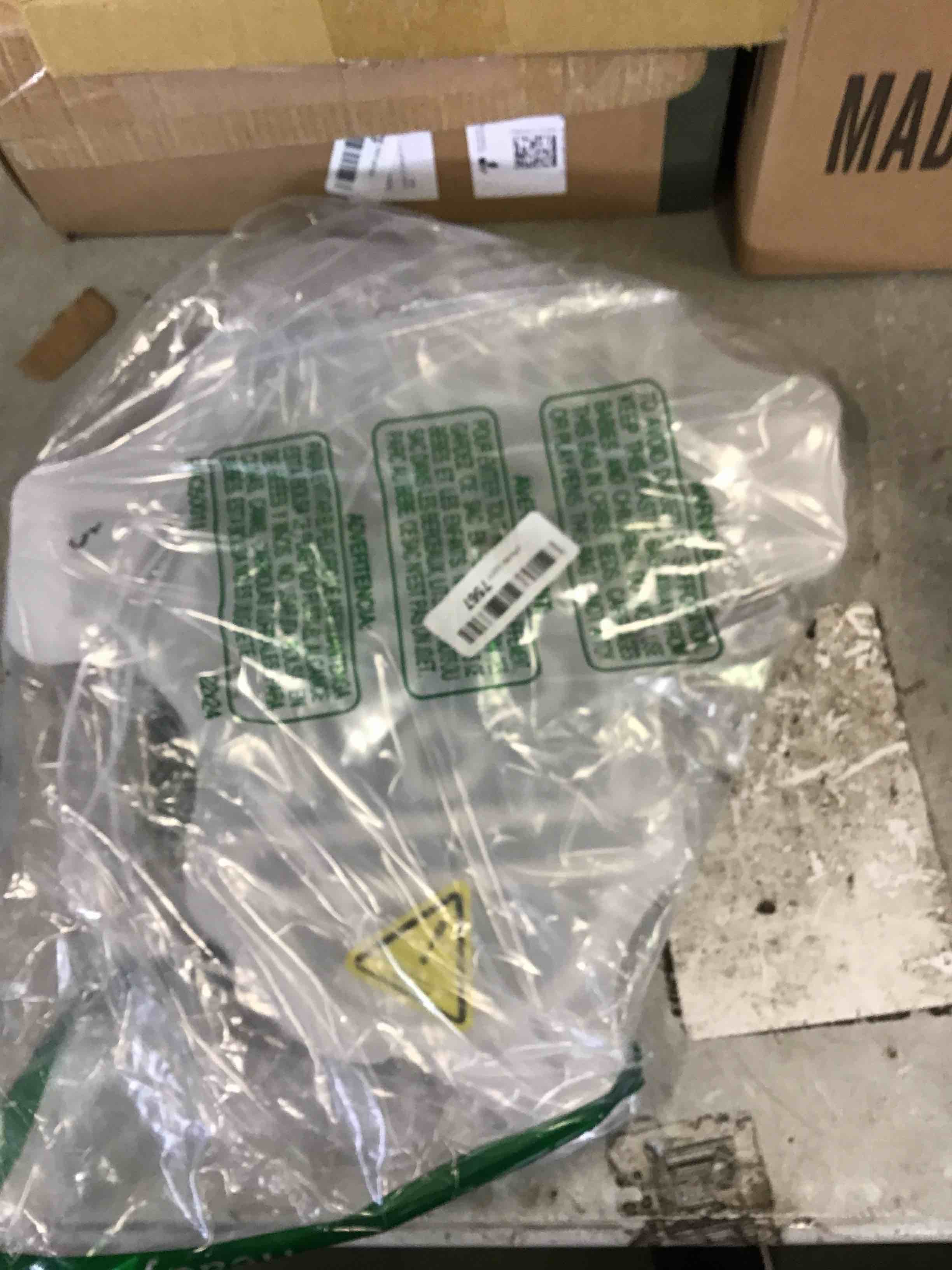 https://s3.amazonaws.com/lotting-images-prod/bidfta/BLU6664682_1720018857769.jpeg