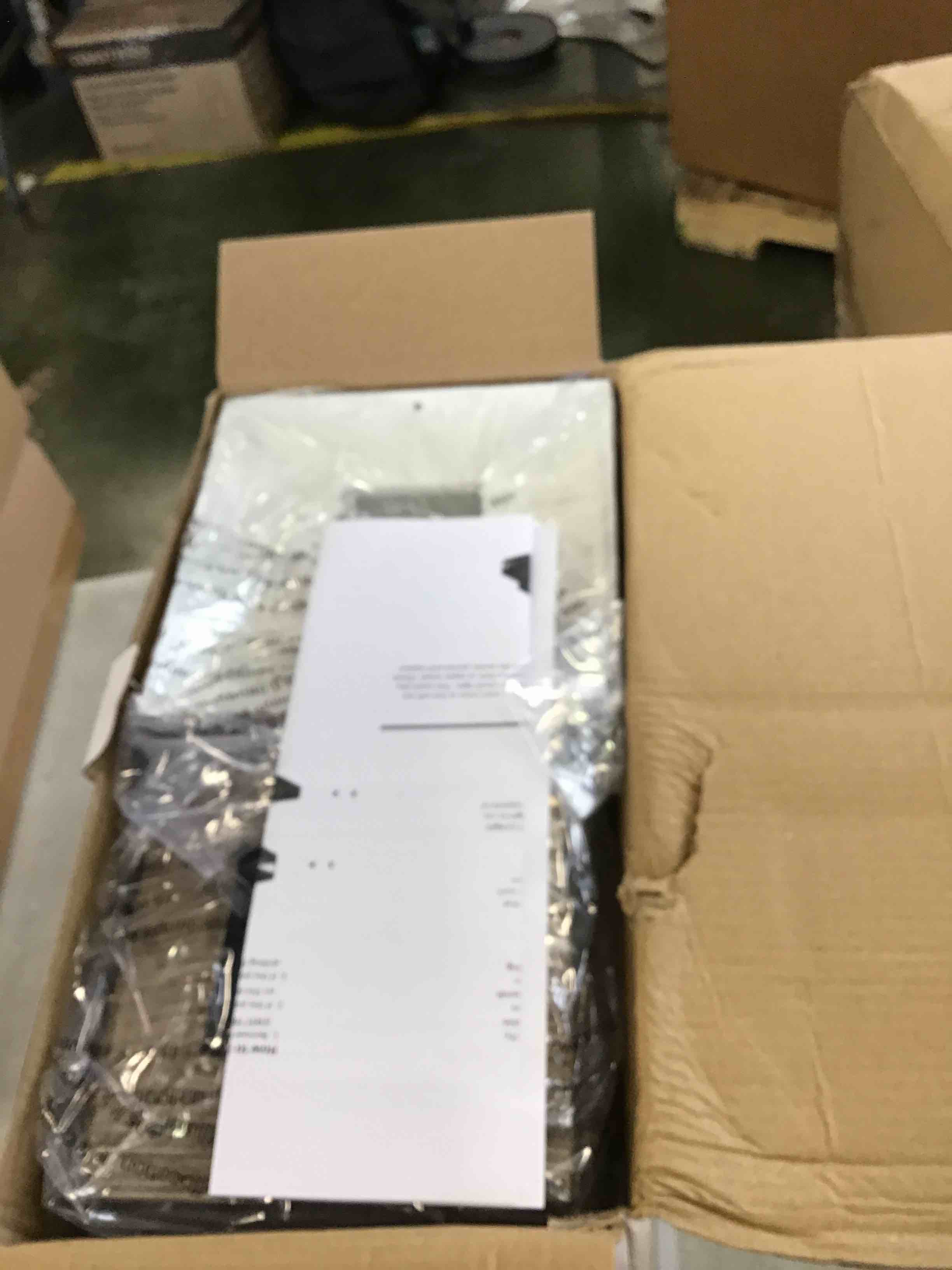 https://s3.amazonaws.com/lotting-images-prod/bidfta/BLU6664808_1720032741045.jpeg