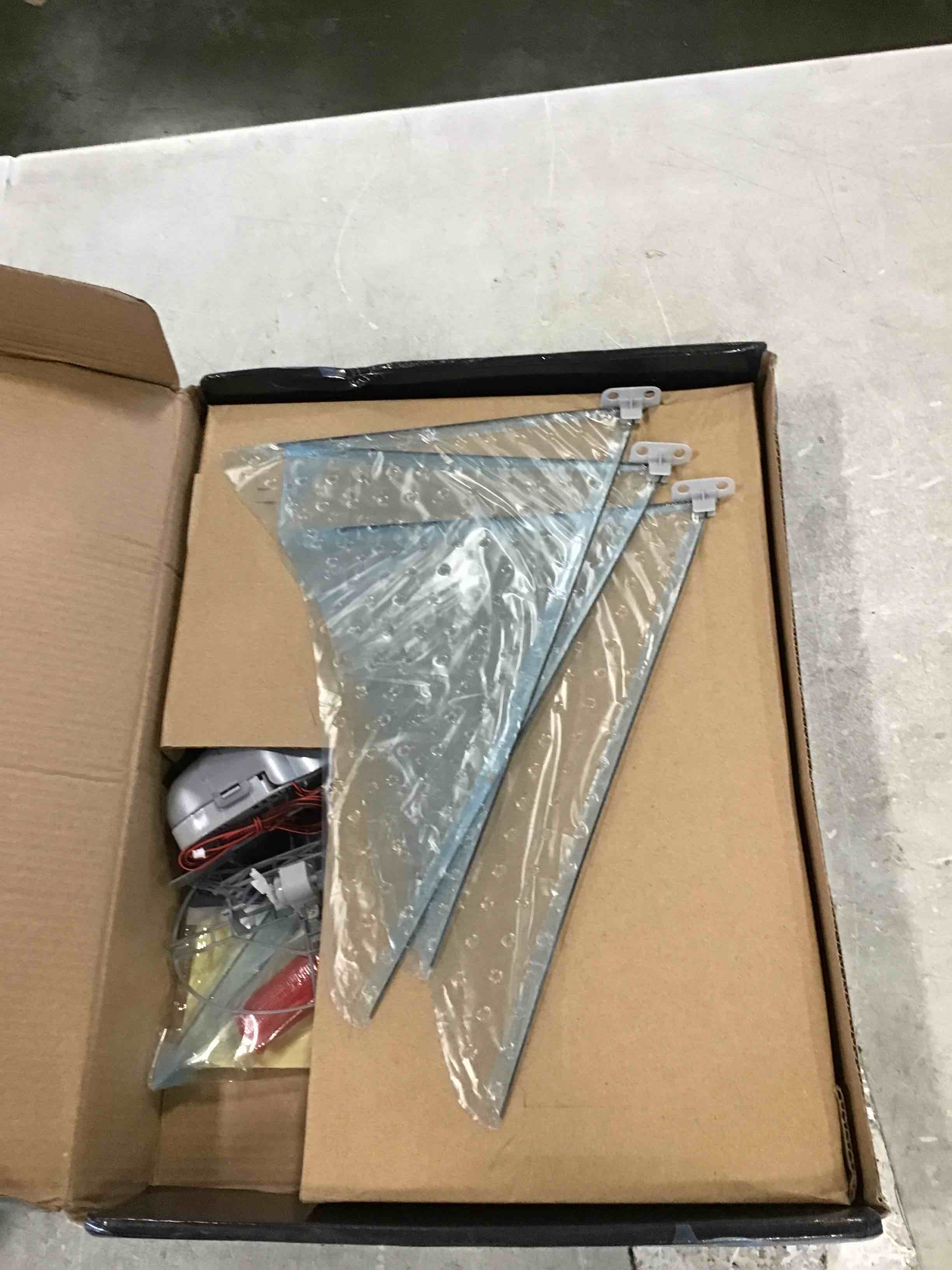 https://s3.amazonaws.com/lotting-images-prod/bidfta/BLU6664831_1720034526127.jpeg