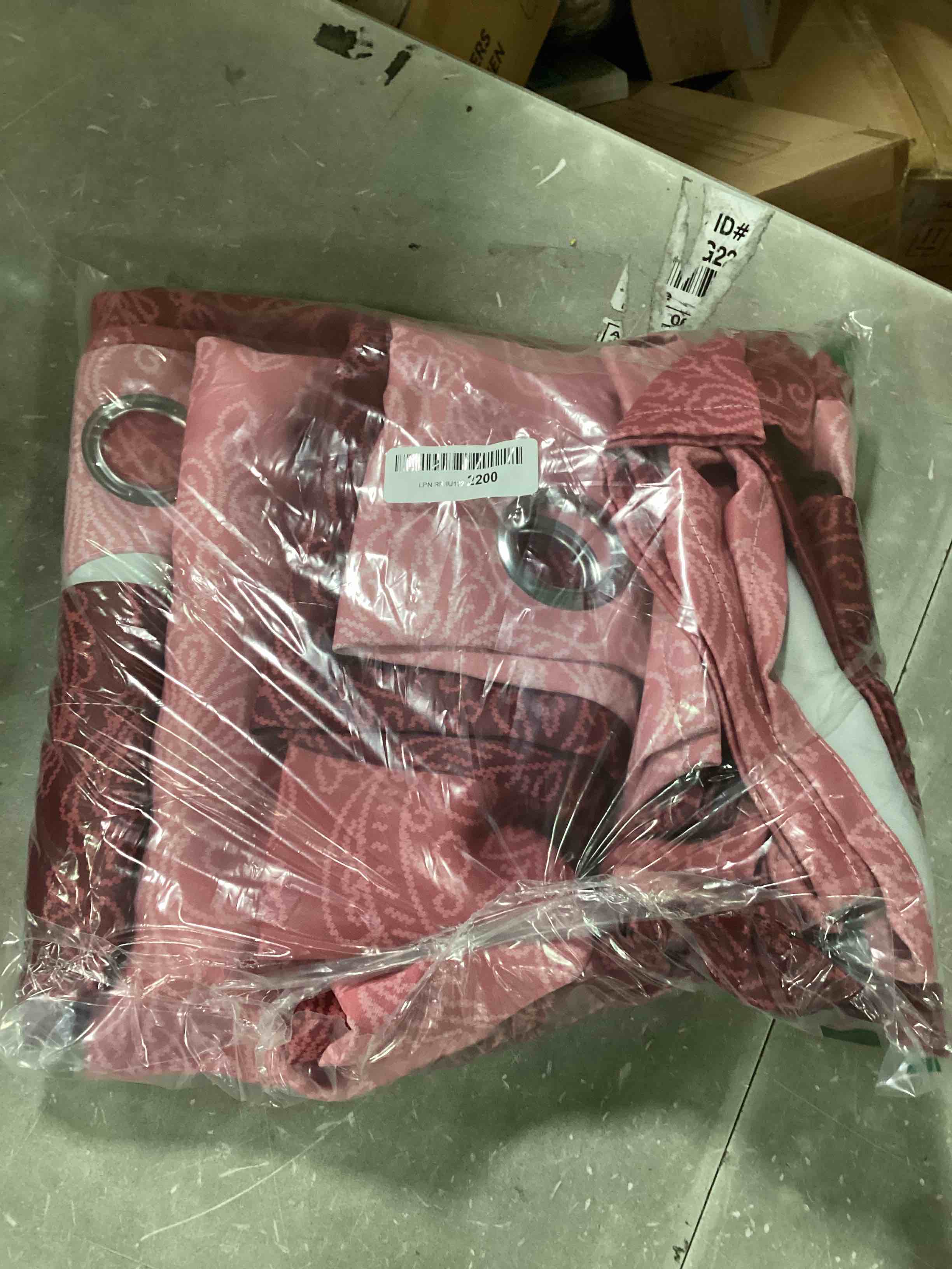 https://s3.amazonaws.com/lotting-images-prod/bidfta/BLU6666115_1720037502669.jpeg