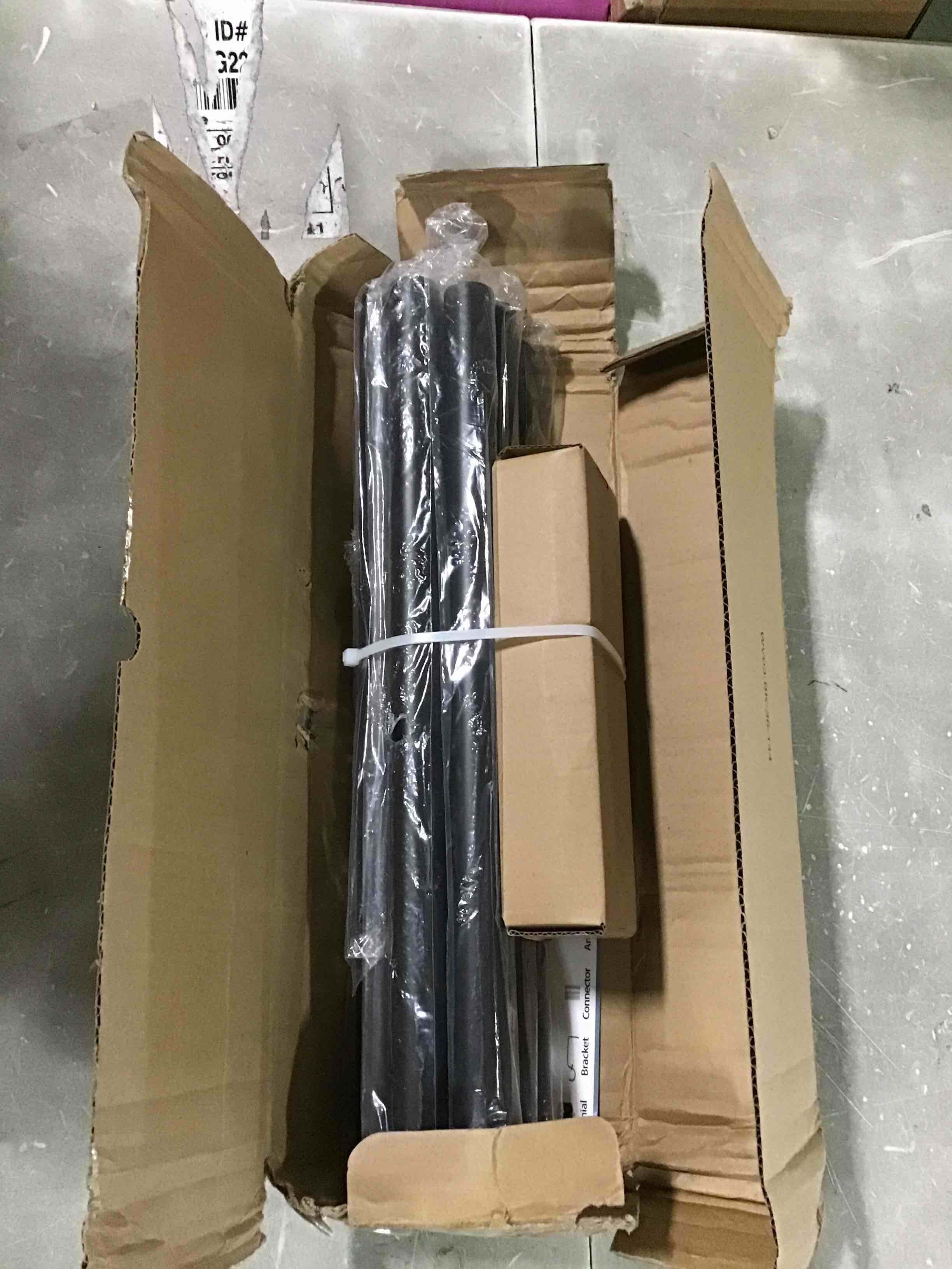 https://s3.amazonaws.com/lotting-images-prod/bidfta/BLU6666161_1720183959012.jpeg