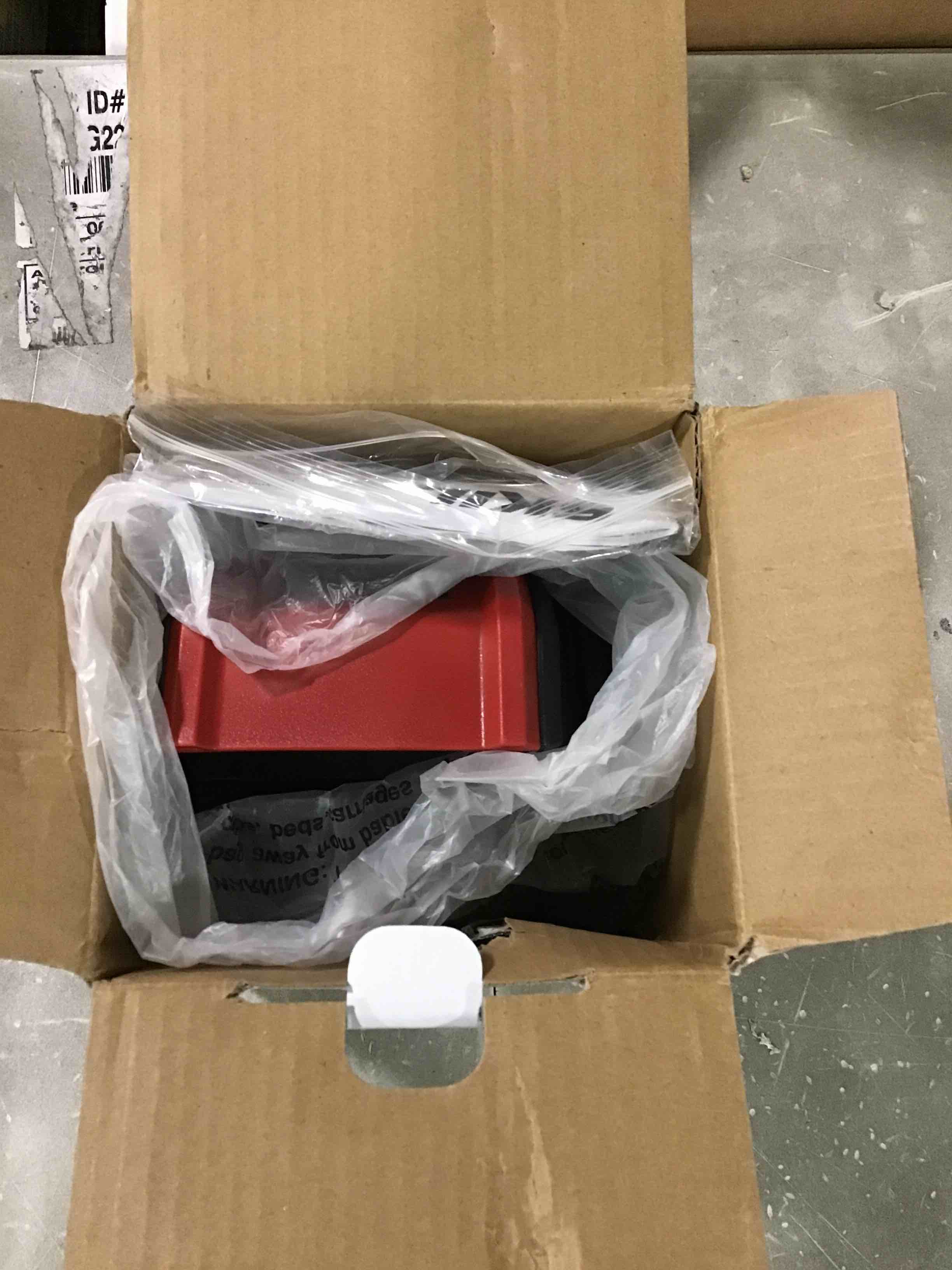 https://s3.amazonaws.com/lotting-images-prod/bidfta/BLU6666189_1720186044566.jpeg