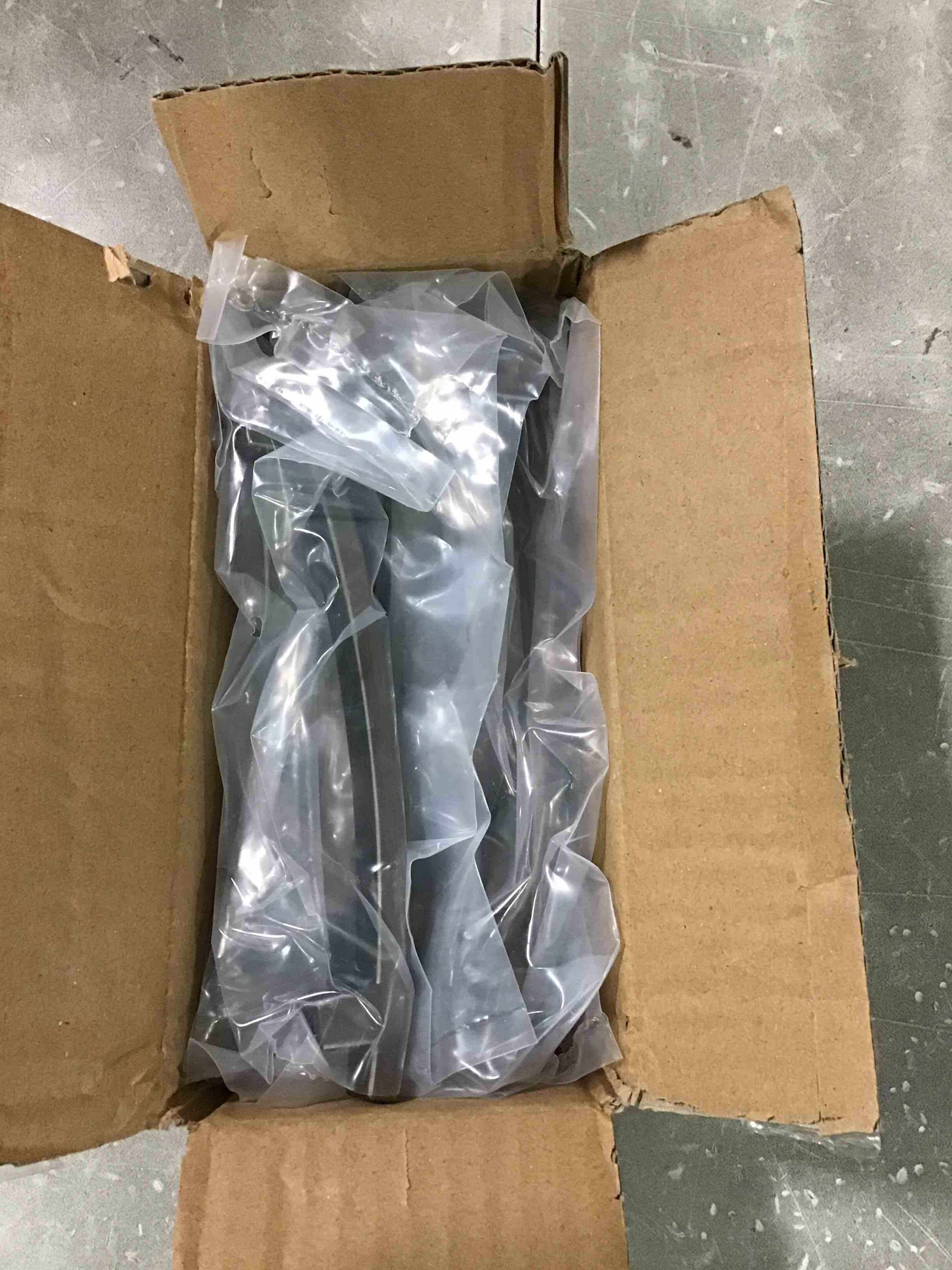 https://s3.amazonaws.com/lotting-images-prod/bidfta/BLU6666251_1720192510030.jpeg