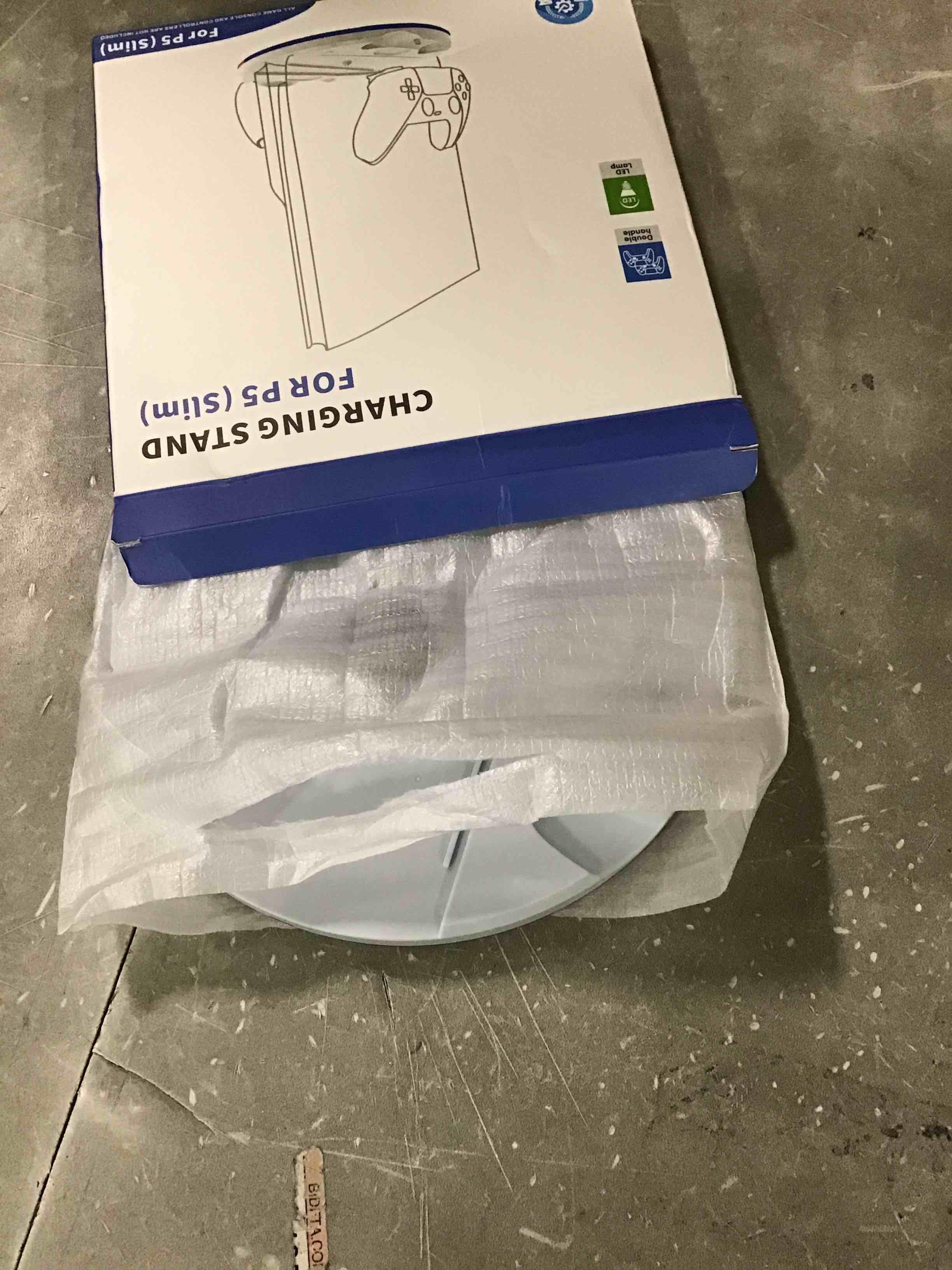 https://s3.amazonaws.com/lotting-images-prod/bidfta/BLU6666391_1720207463857.jpeg