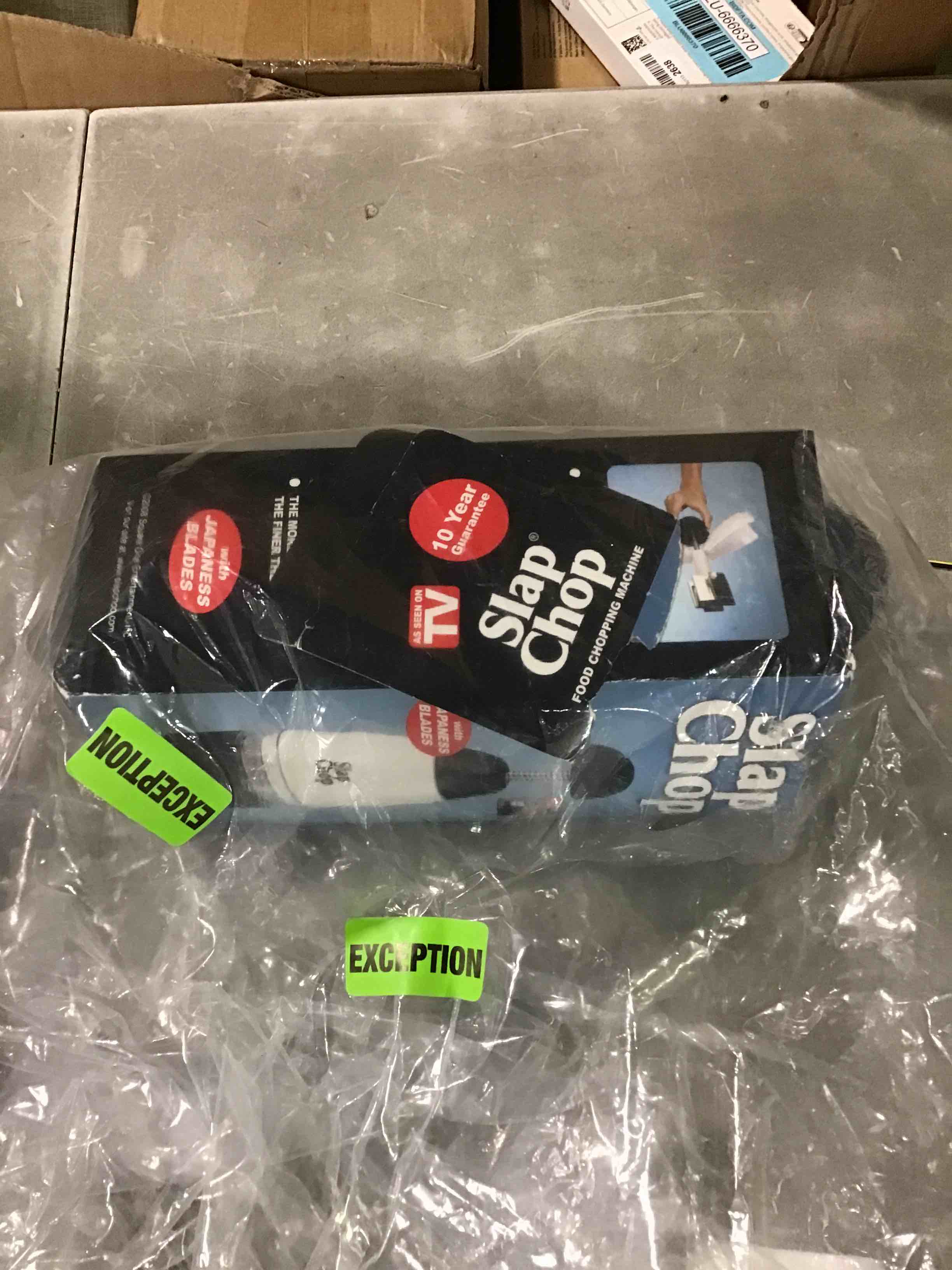 https://s3.amazonaws.com/lotting-images-prod/bidfta/BLU6666411_1720208849652.jpeg