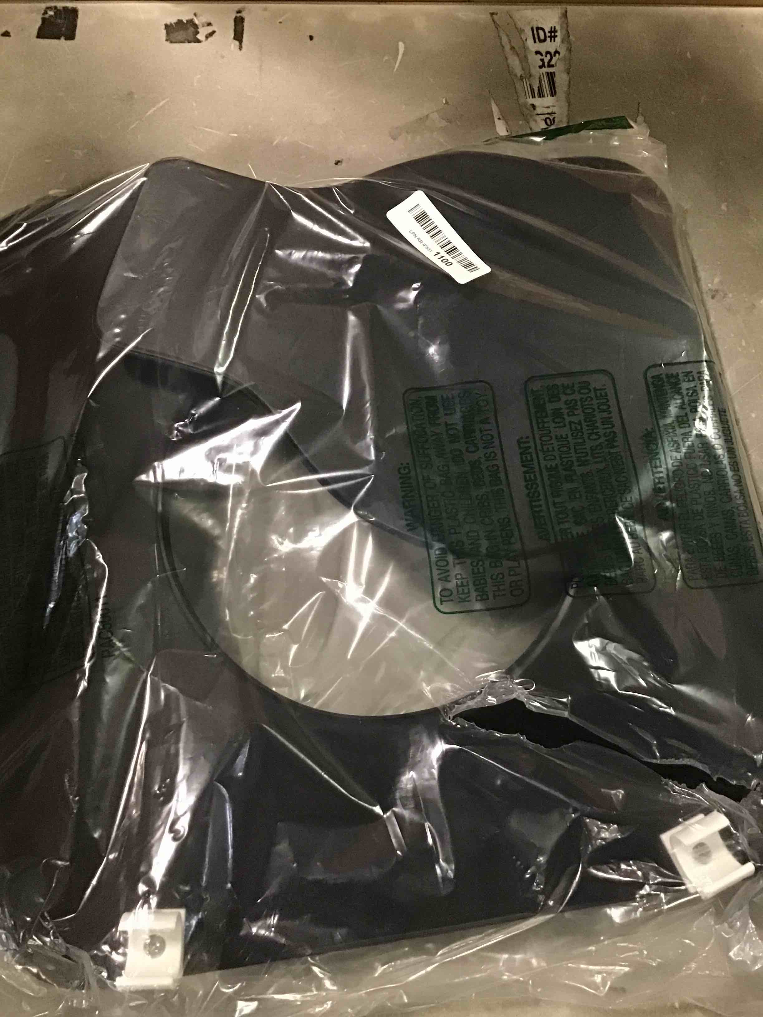 https://s3.amazonaws.com/lotting-images-prod/bidfta/BLU6666423_1720441443255.jpeg