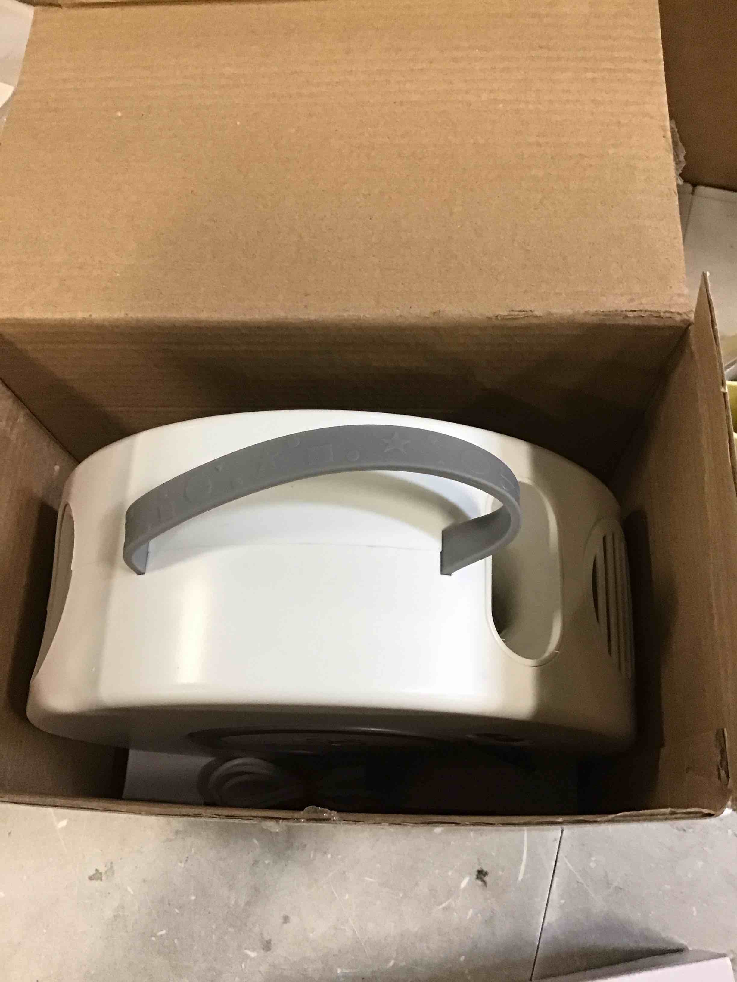 https://s3.amazonaws.com/lotting-images-prod/bidfta/BLU6666638_1720031995471.jpeg