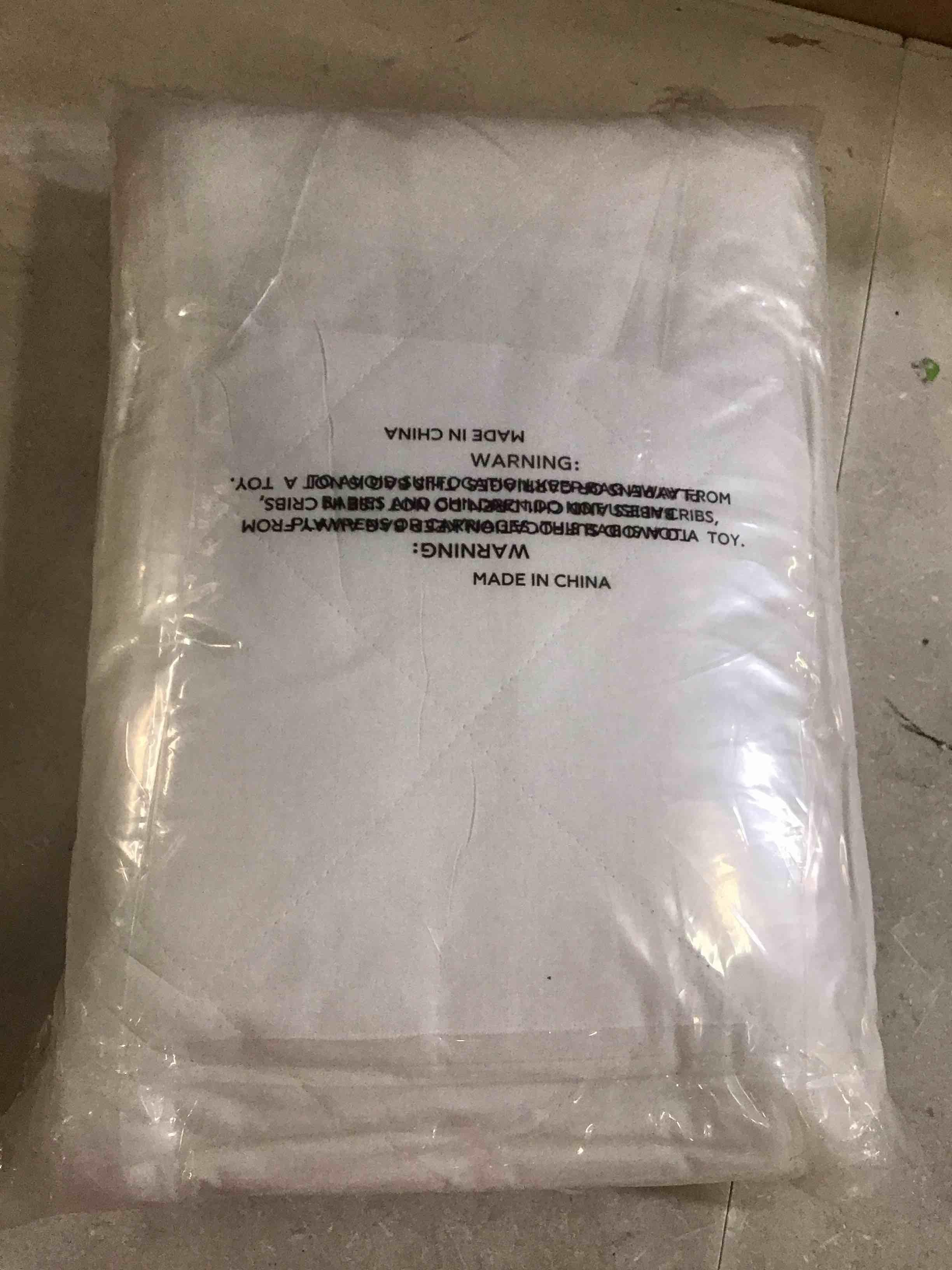 https://s3.amazonaws.com/lotting-images-prod/bidfta/BLU6666644_1720032536794.jpeg