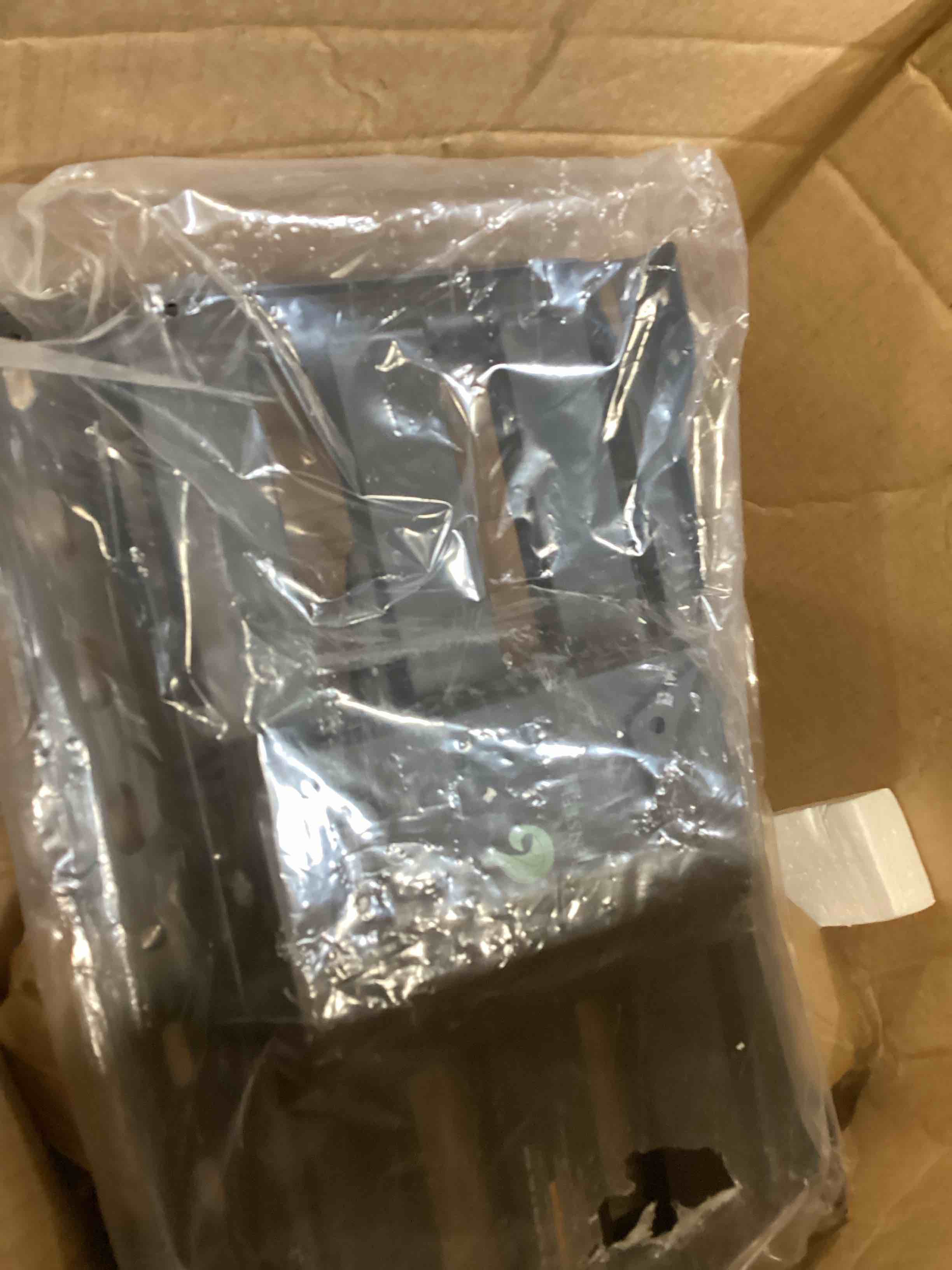 https://s3.amazonaws.com/lotting-images-prod/bidfta/BLU6666909_1720204100081.jpeg