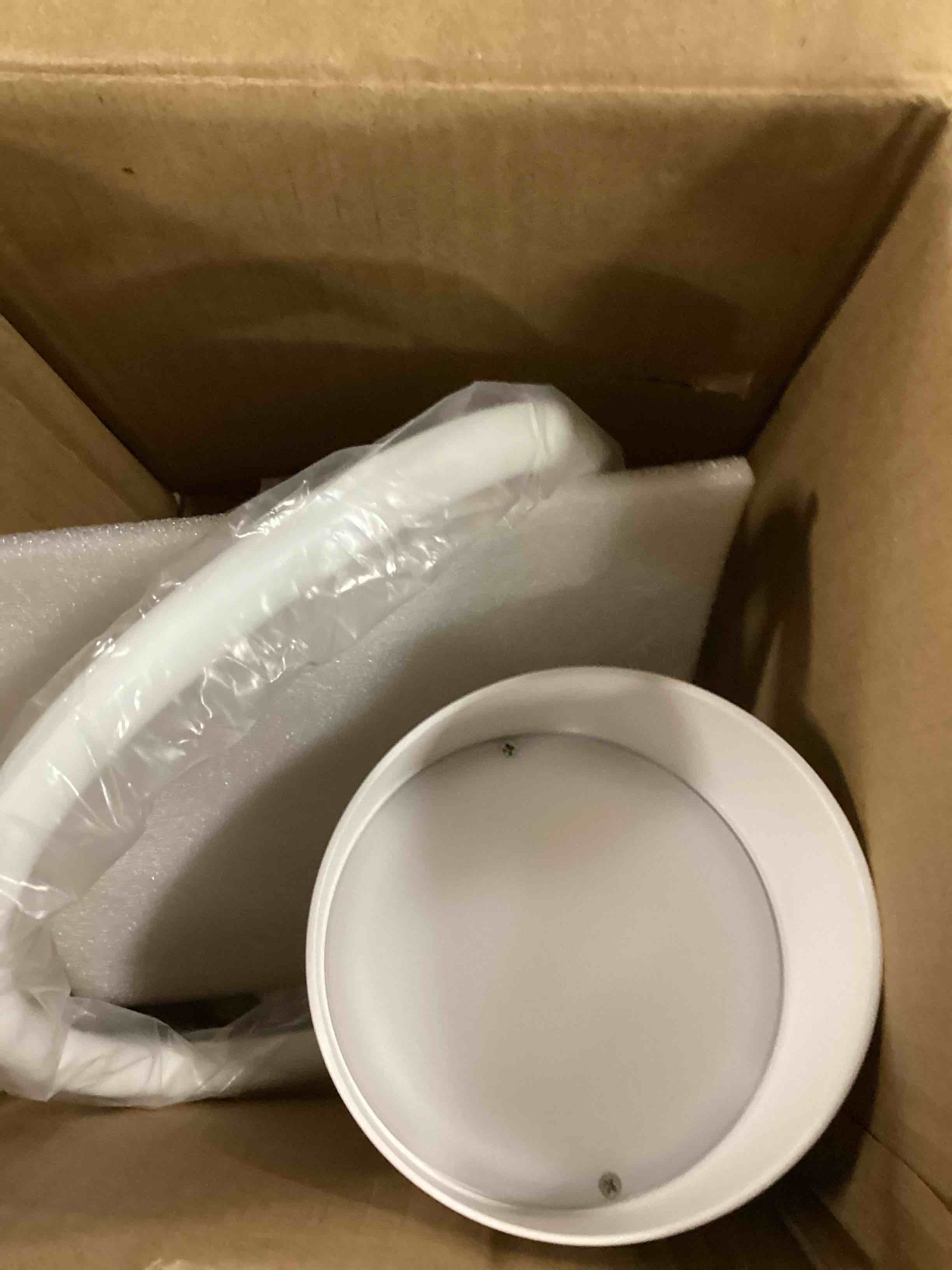 https://s3.amazonaws.com/lotting-images-prod/bidfta/BLU6666930_1720206276812.jpeg
