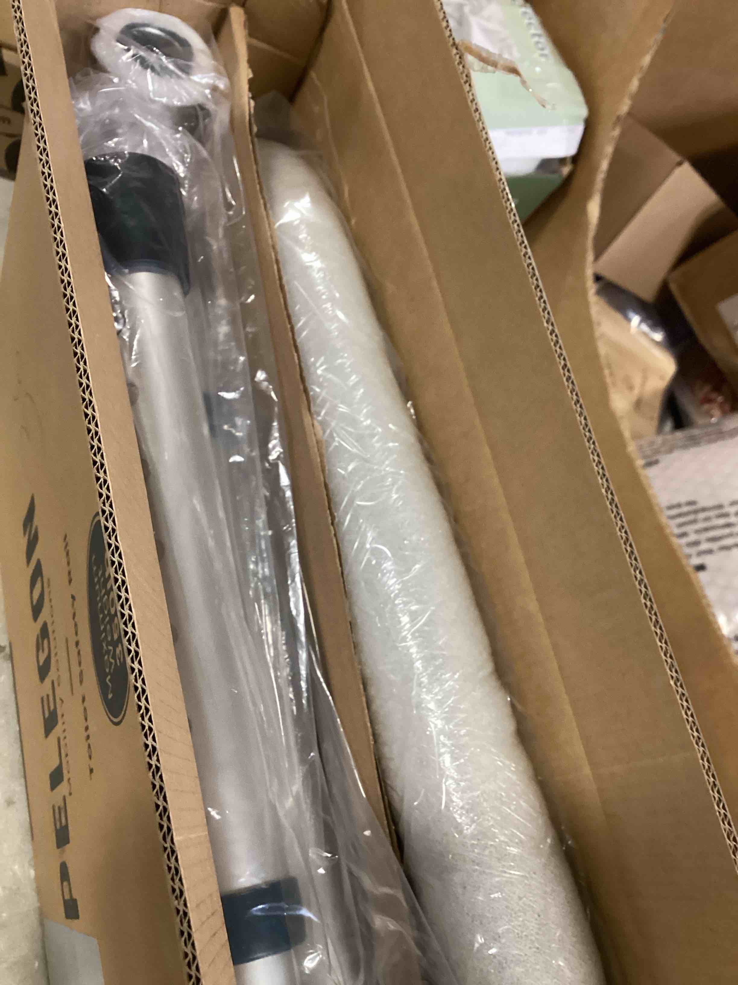 https://s3.amazonaws.com/lotting-images-prod/bidfta/BLU6666952_1720207787315.jpeg
