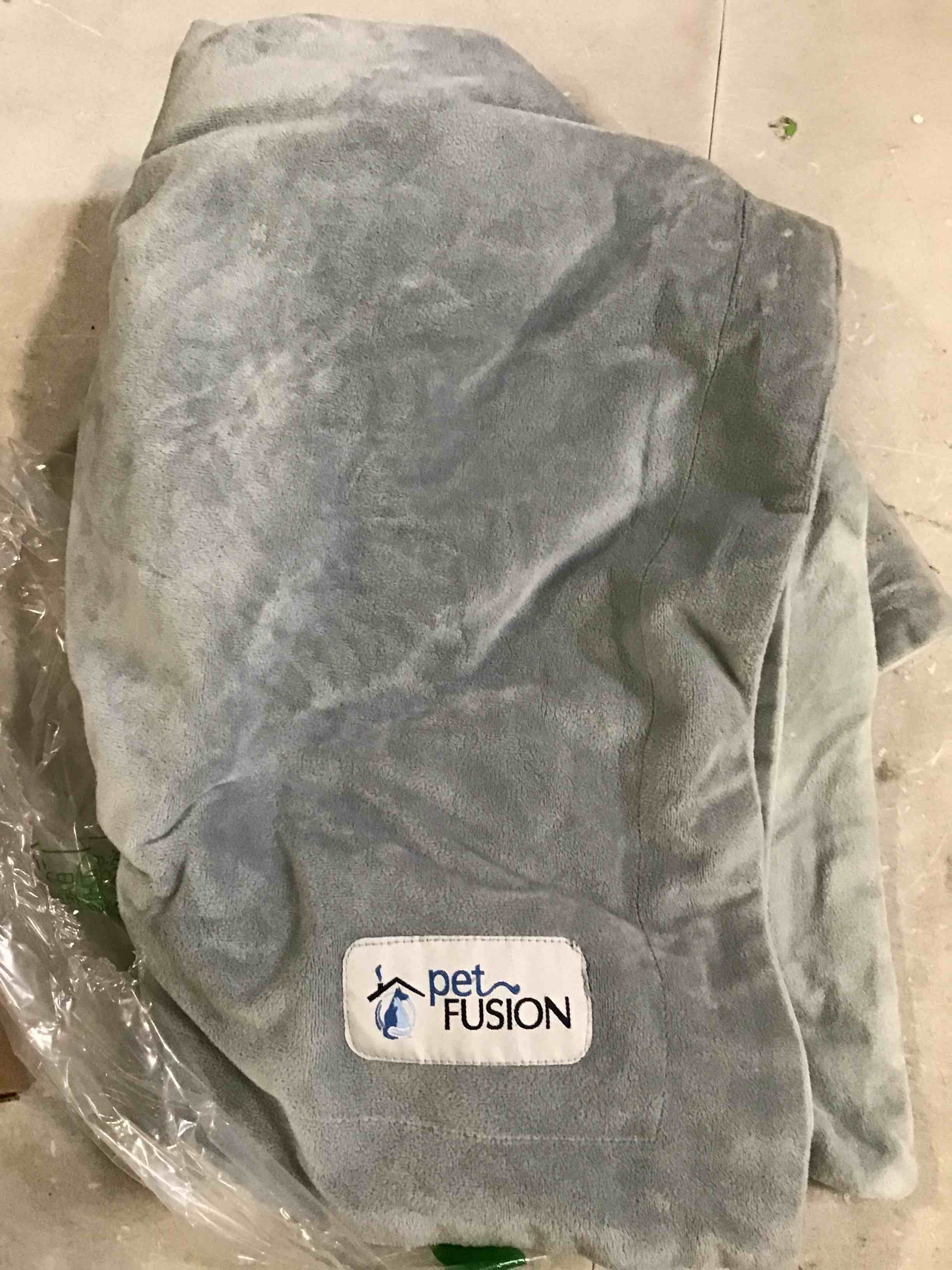https://s3.amazonaws.com/lotting-images-prod/bidfta/BLU6667210_1720461438789.jpeg