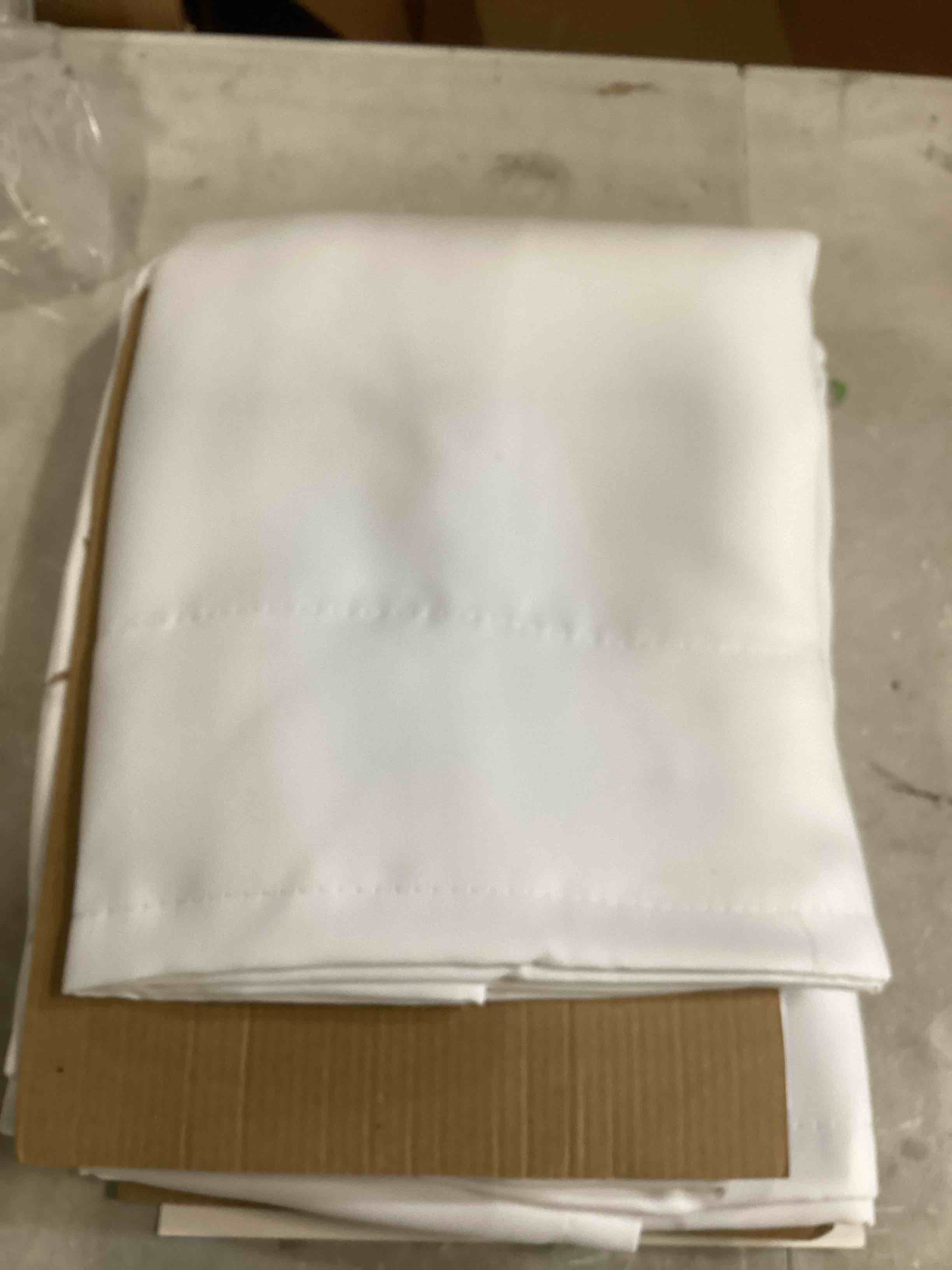 https://s3.amazonaws.com/lotting-images-prod/bidfta/BLU6667521_1720547520452.jpeg