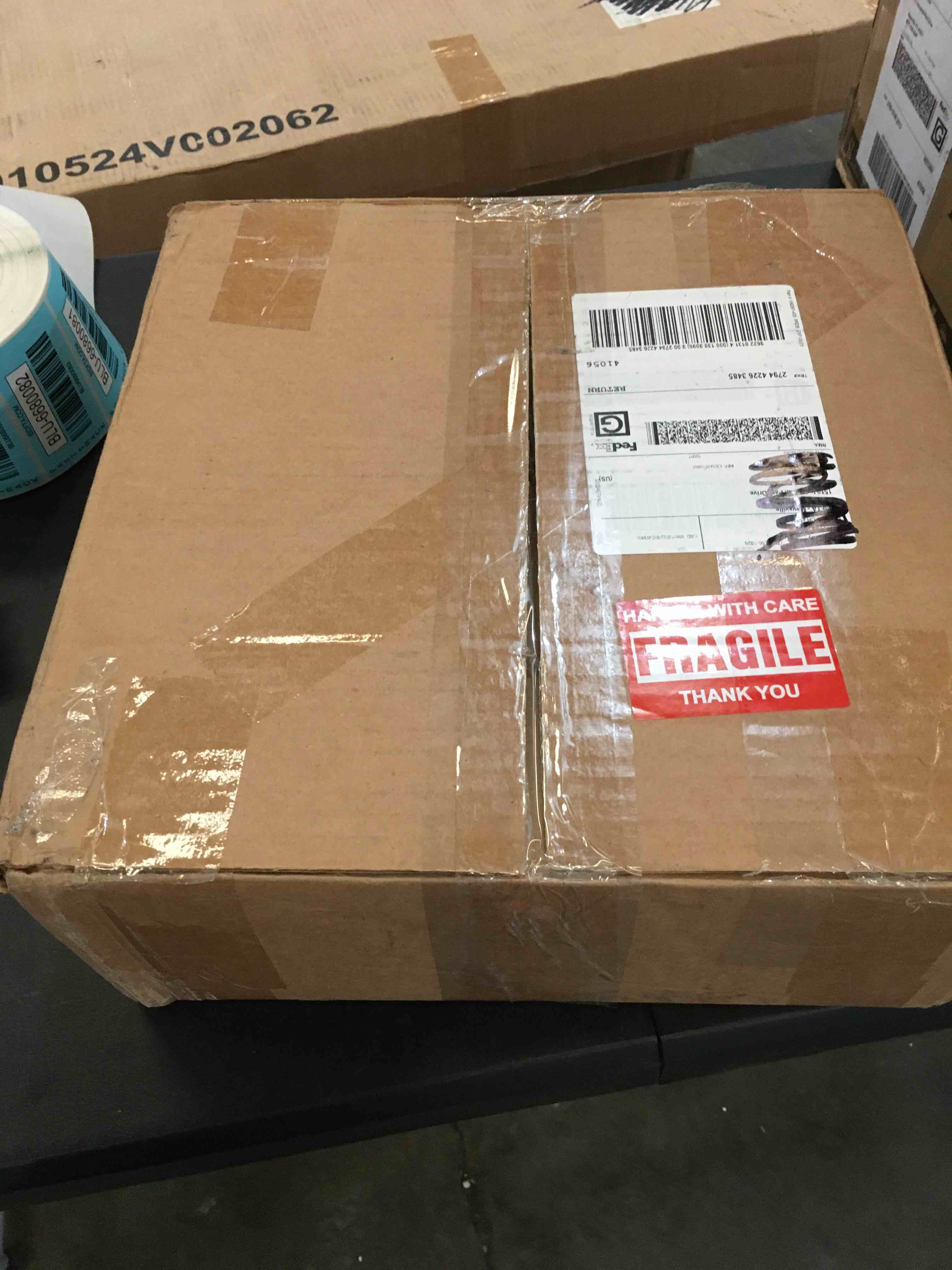 https://s3.amazonaws.com/lotting-images-prod/bidfta/BLU6680080_1727891285126.jpeg