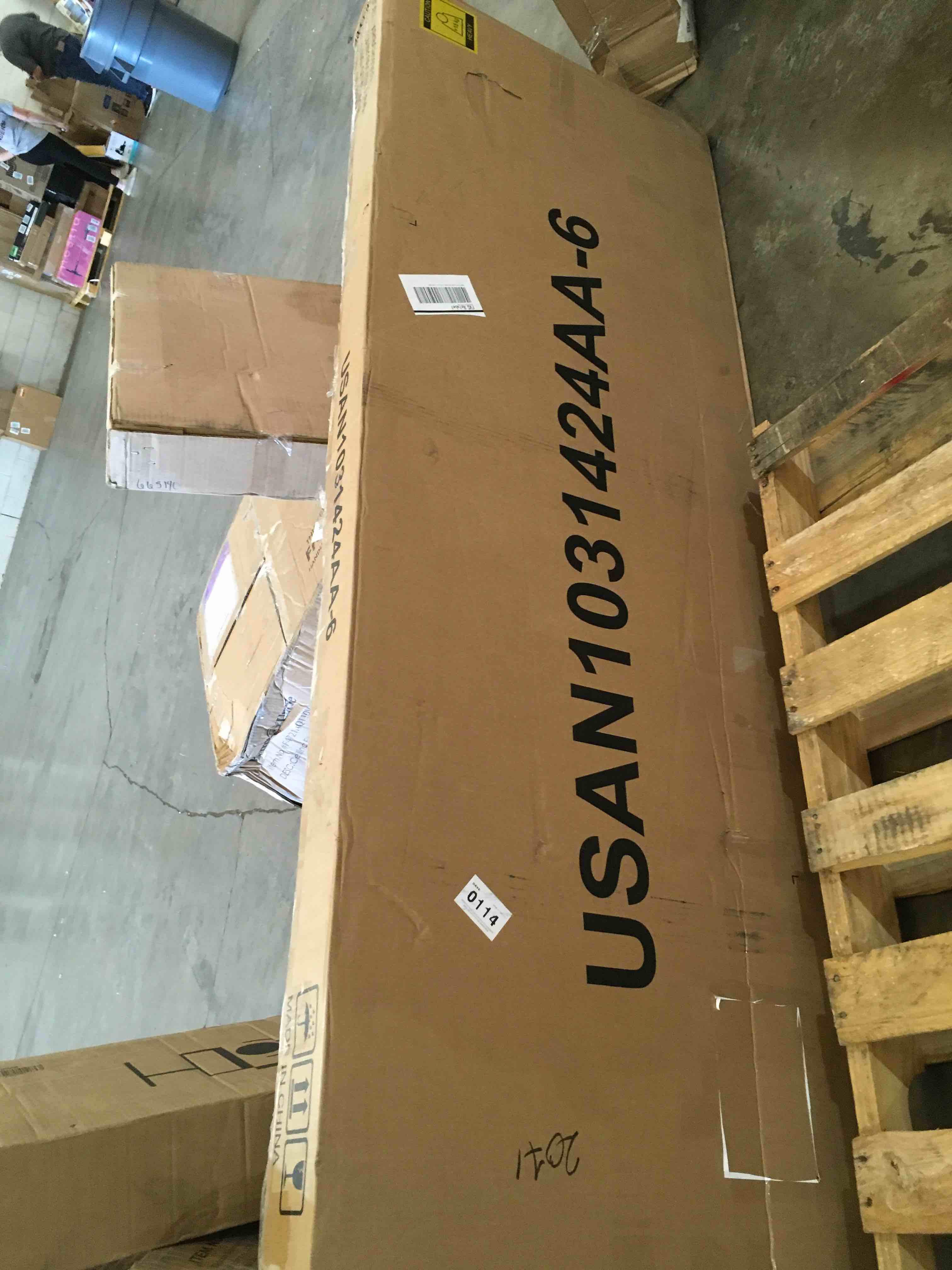 https://s3.amazonaws.com/lotting-images-prod/bidfta/BLU6680460_1728501449062.jpeg