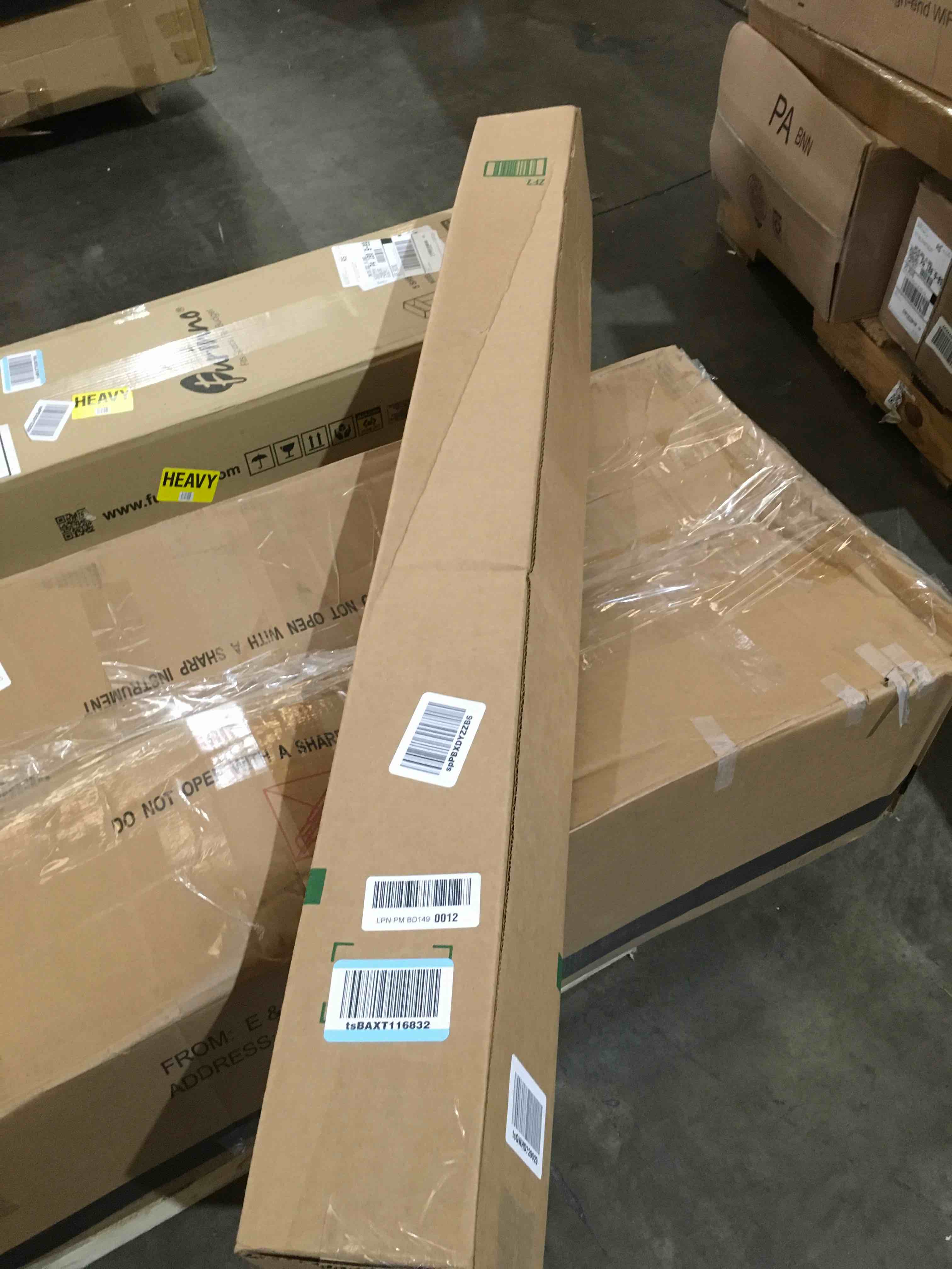 https://s3.amazonaws.com/lotting-images-prod/bidfta/BLU6680623_1728921395093.jpeg