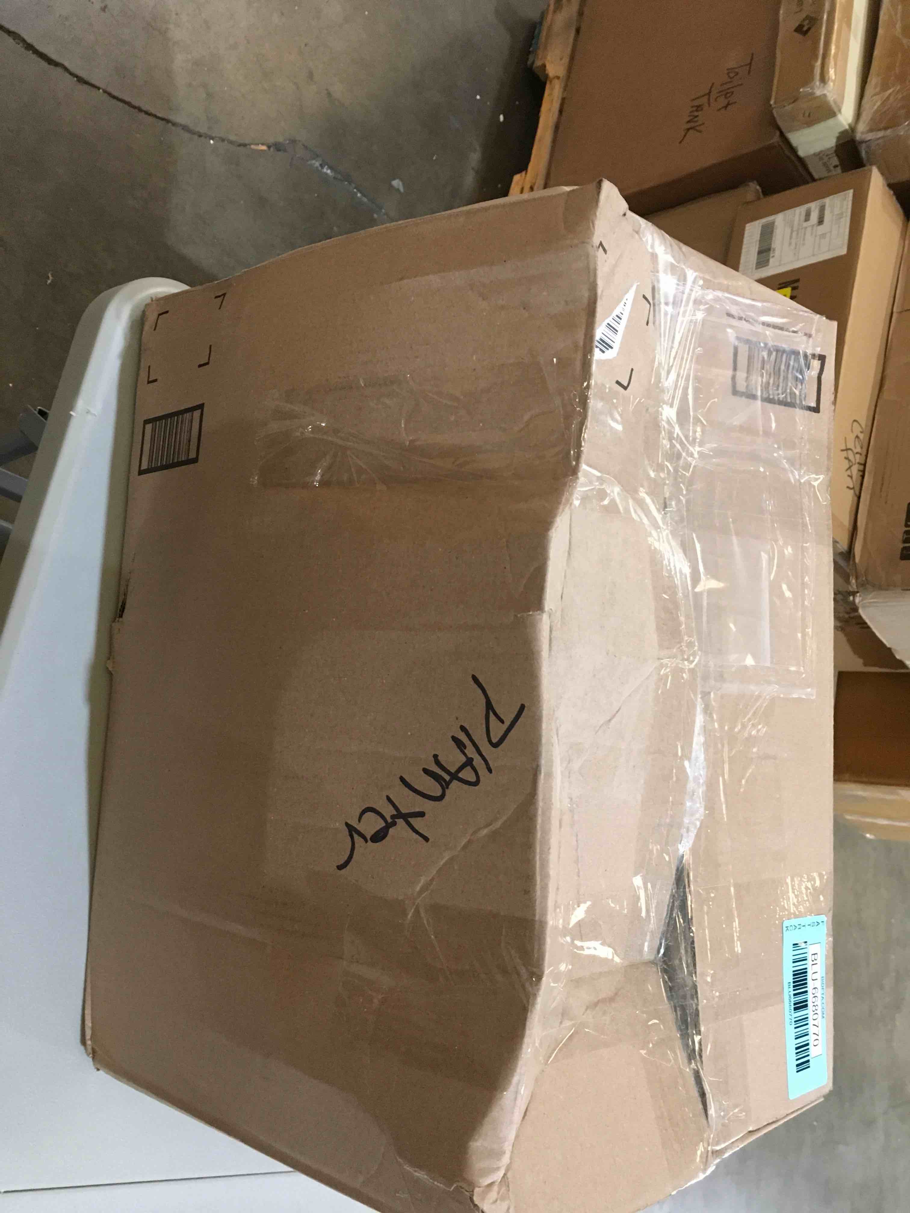 https://s3.amazonaws.com/lotting-images-prod/bidfta/BLU6680770_1729090558565.jpeg