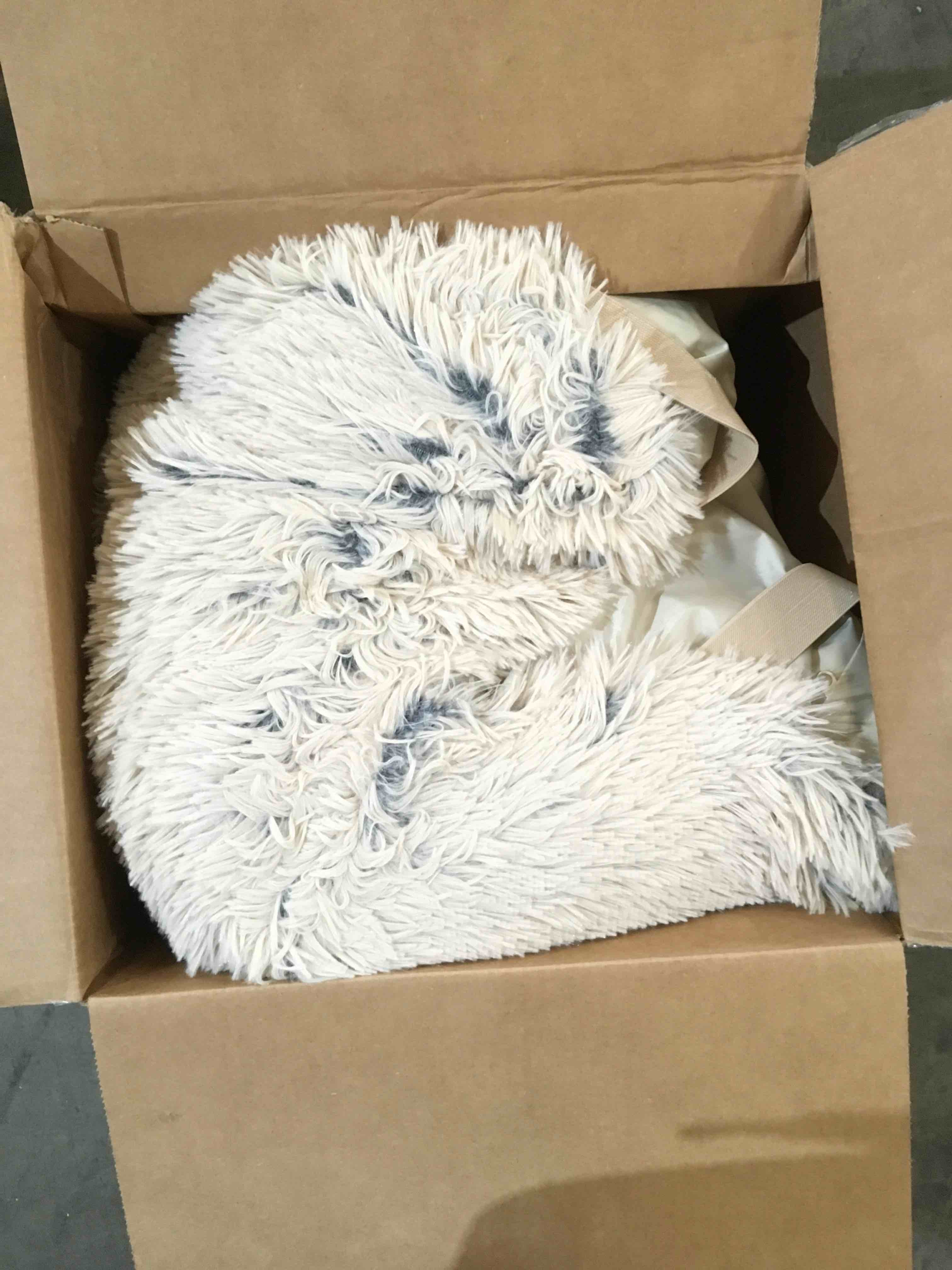 https://s3.amazonaws.com/lotting-images-prod/bidfta/BLU6680861_1729263401752.jpeg