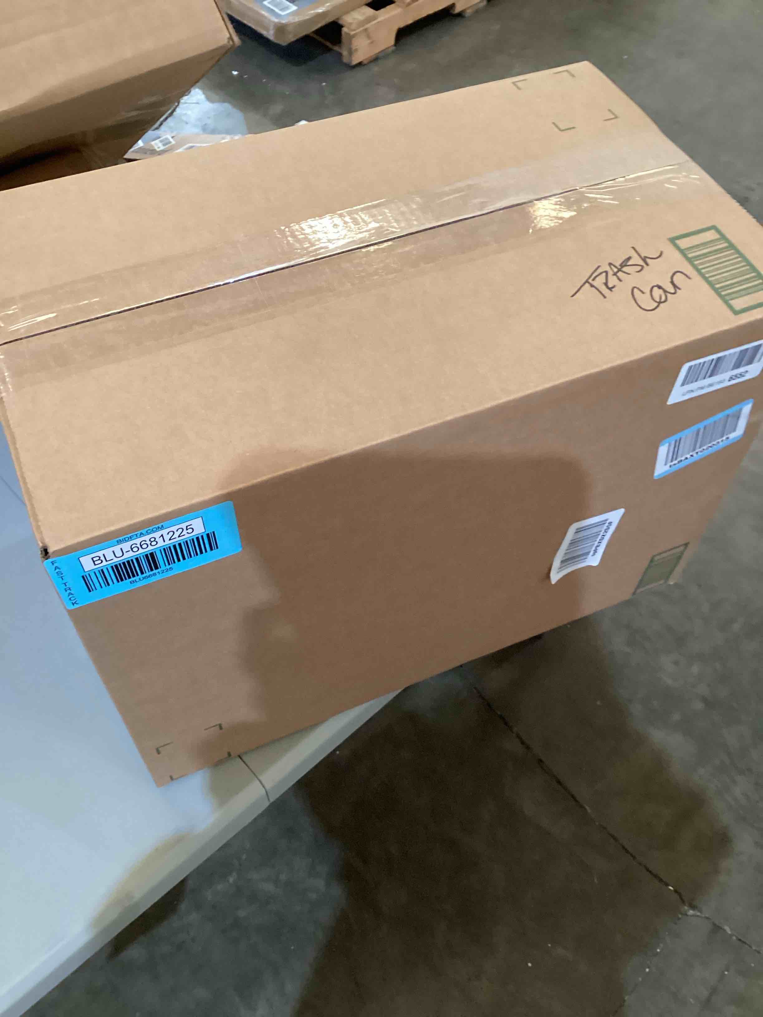https://s3.amazonaws.com/lotting-images-prod/bidfta/BLU6681225_1730222119074.jpeg
