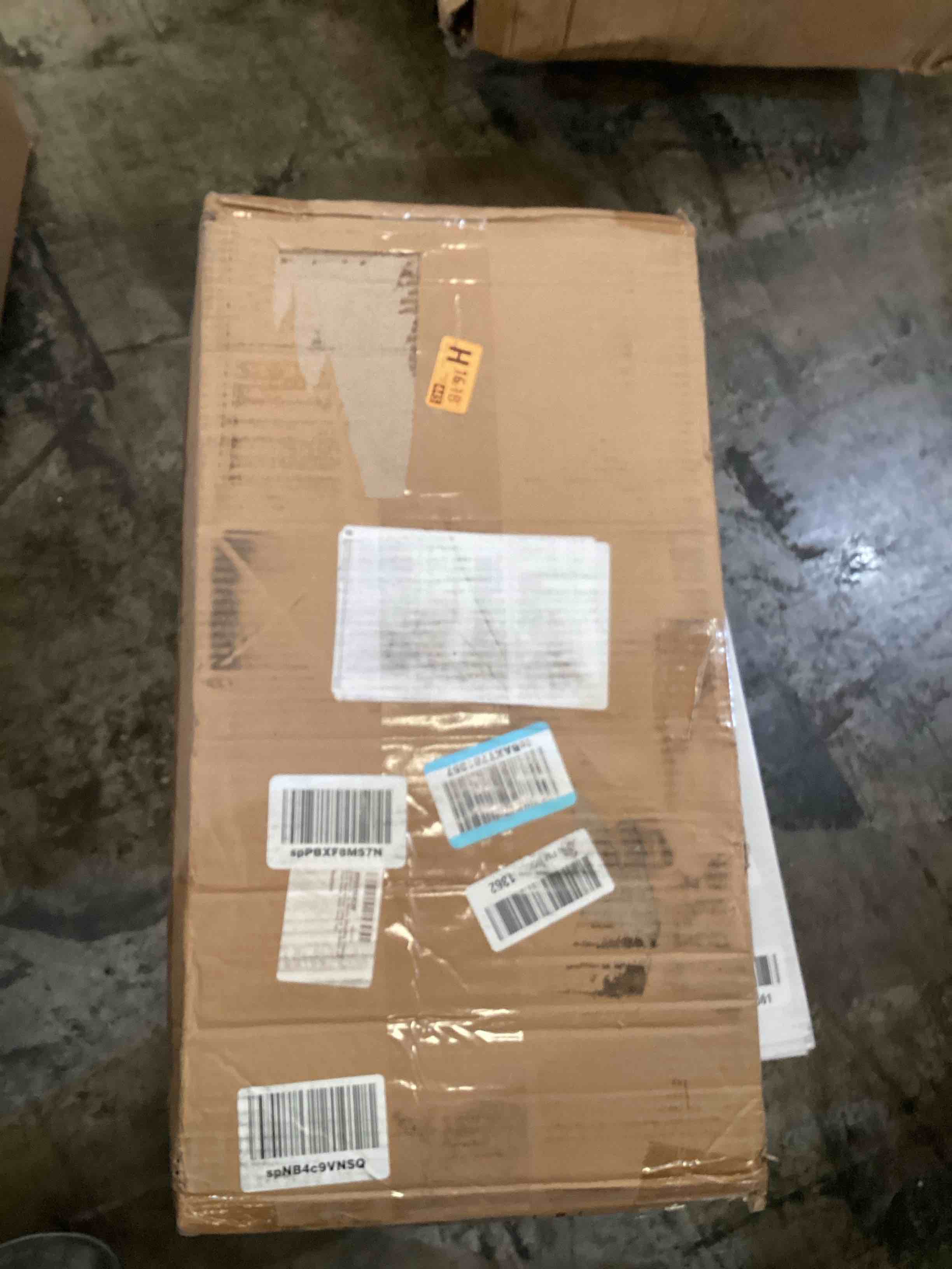 https://s3.amazonaws.com/lotting-images-prod/bidfta/BLU6681842_1726160542788.jpeg