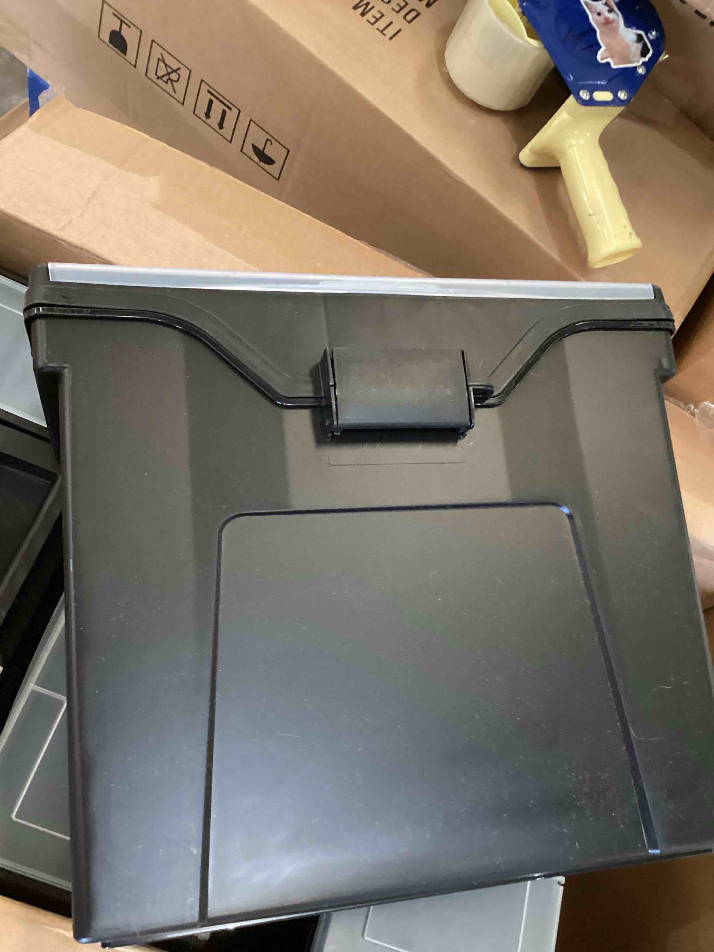 https://s3.amazonaws.com/lotting-images-prod/bidfta/BLU6681849_1726162128026.jpeg