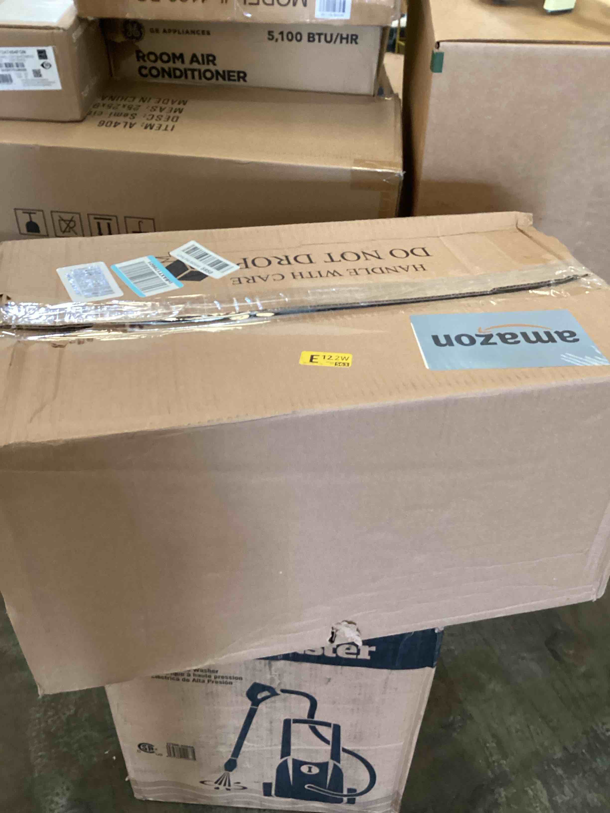 https://s3.amazonaws.com/lotting-images-prod/bidfta/BLU6681849_1726162182882.jpeg