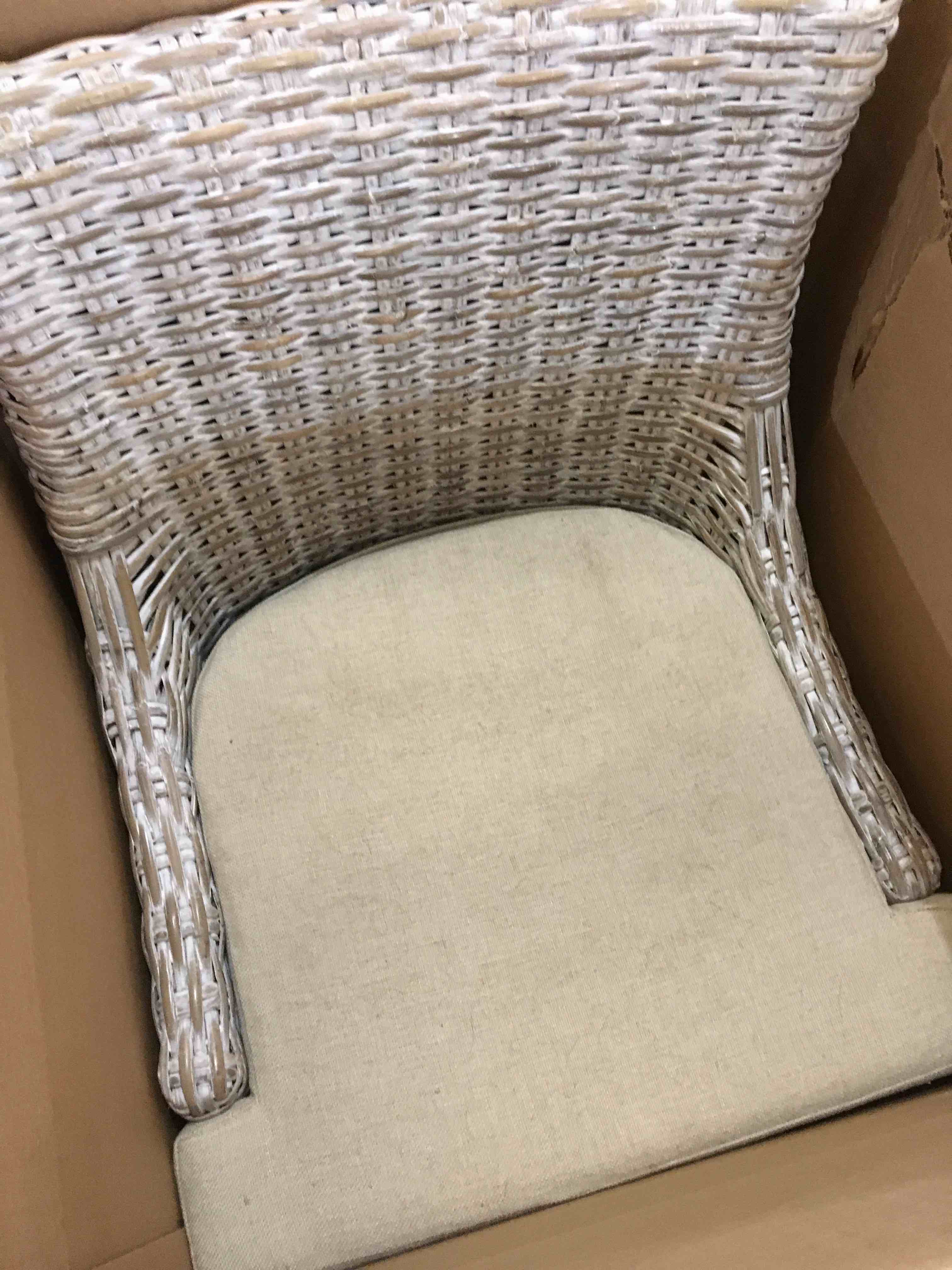 https://s3.amazonaws.com/lotting-images-prod/bidfta/BLU6682006_1726584364894.jpeg