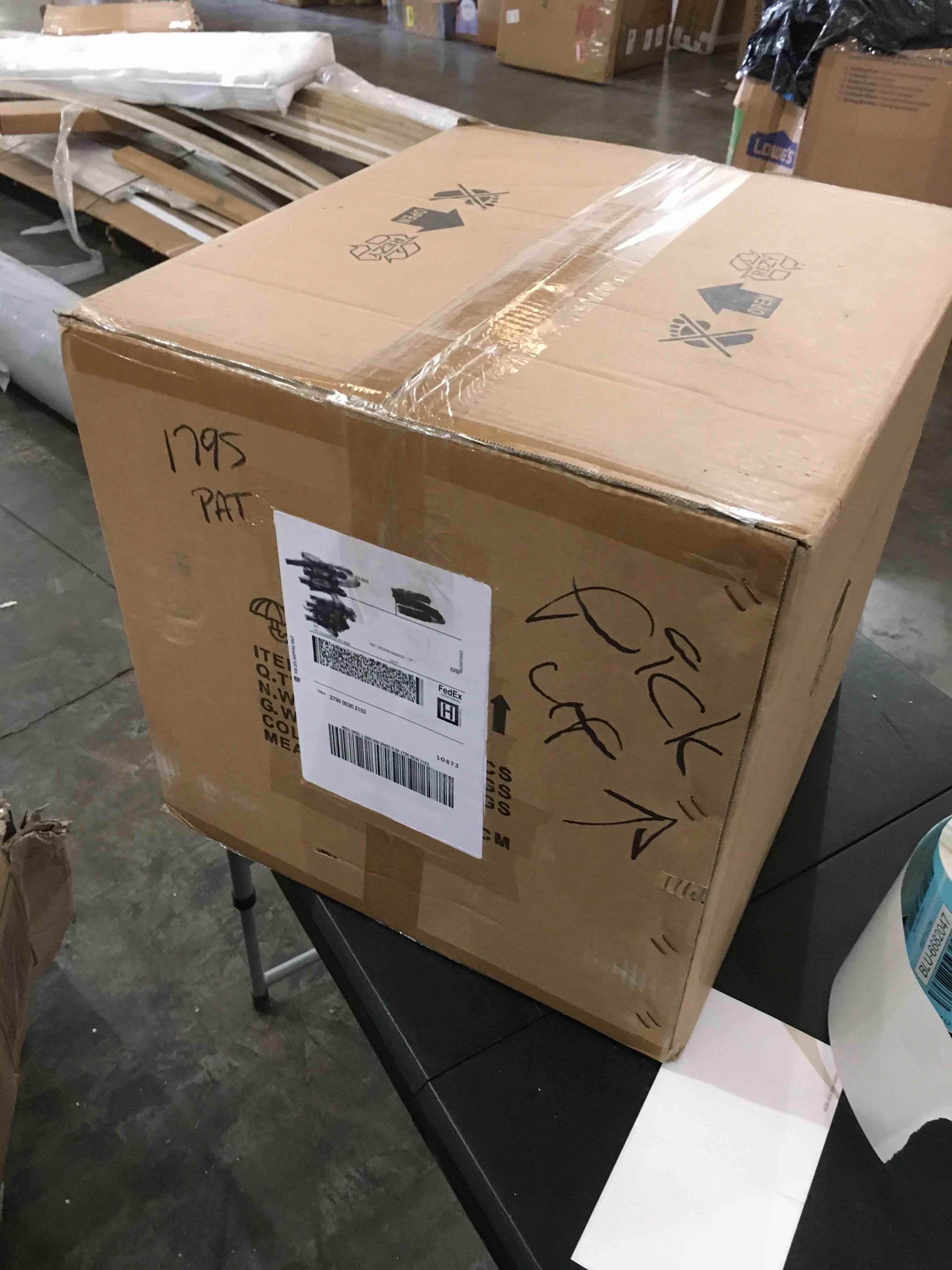 https://s3.amazonaws.com/lotting-images-prod/bidfta/BLU6682041_1726599874331.jpeg