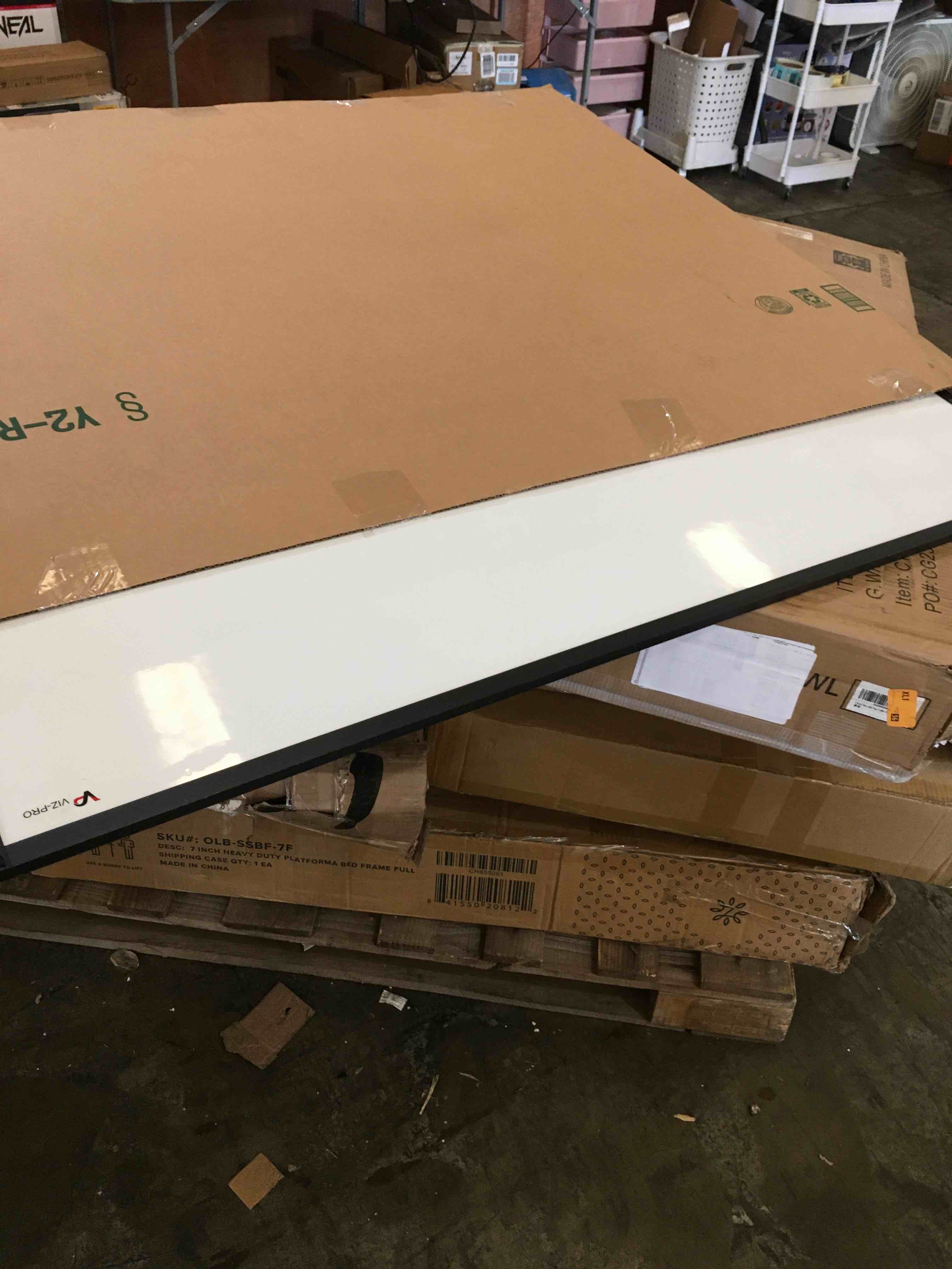 https://s3.amazonaws.com/lotting-images-prod/bidfta/BLU6682147_1726757234565.jpeg
