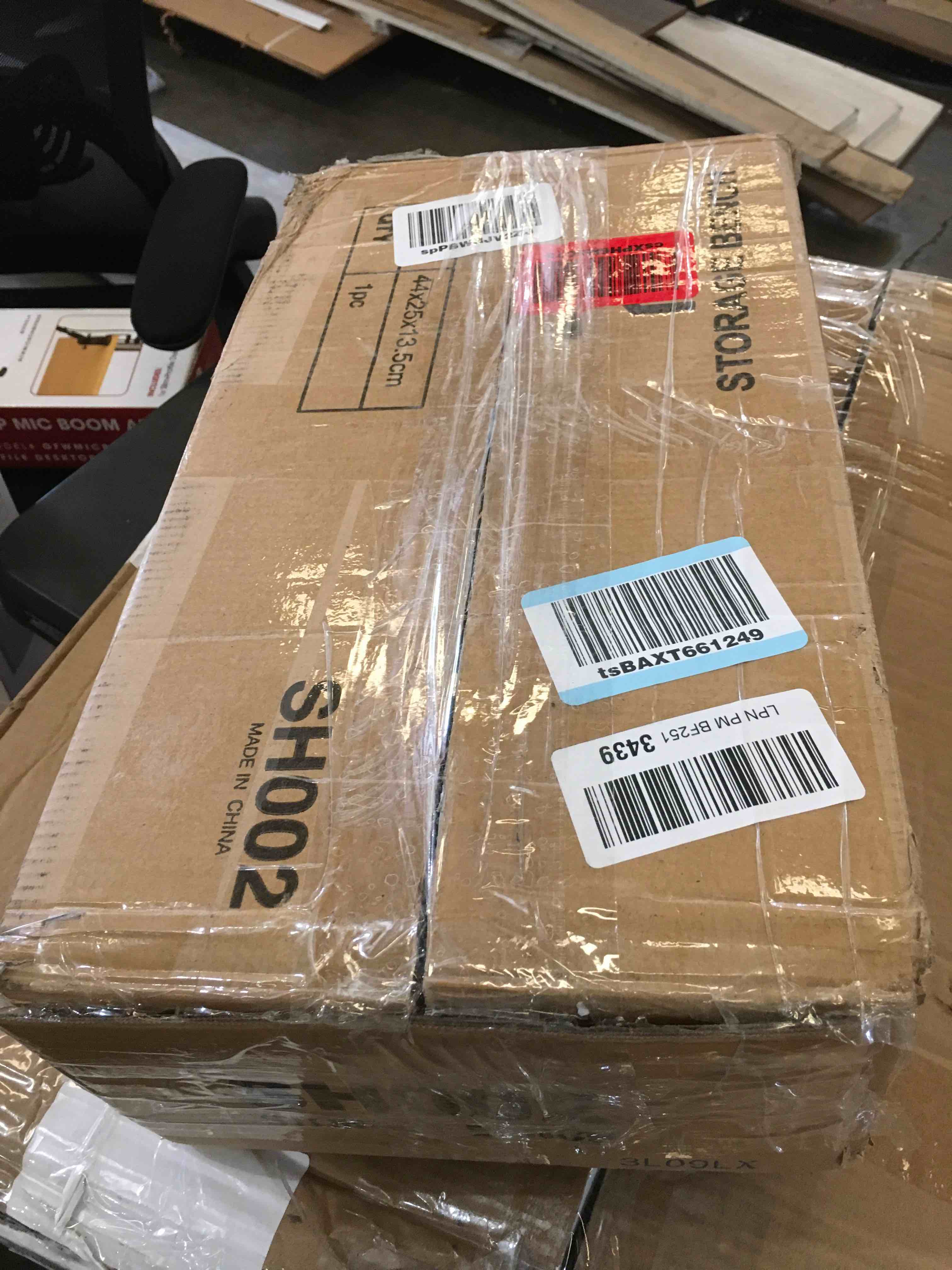 https://s3.amazonaws.com/lotting-images-prod/bidfta/BLU6682156_1726758756811.jpeg