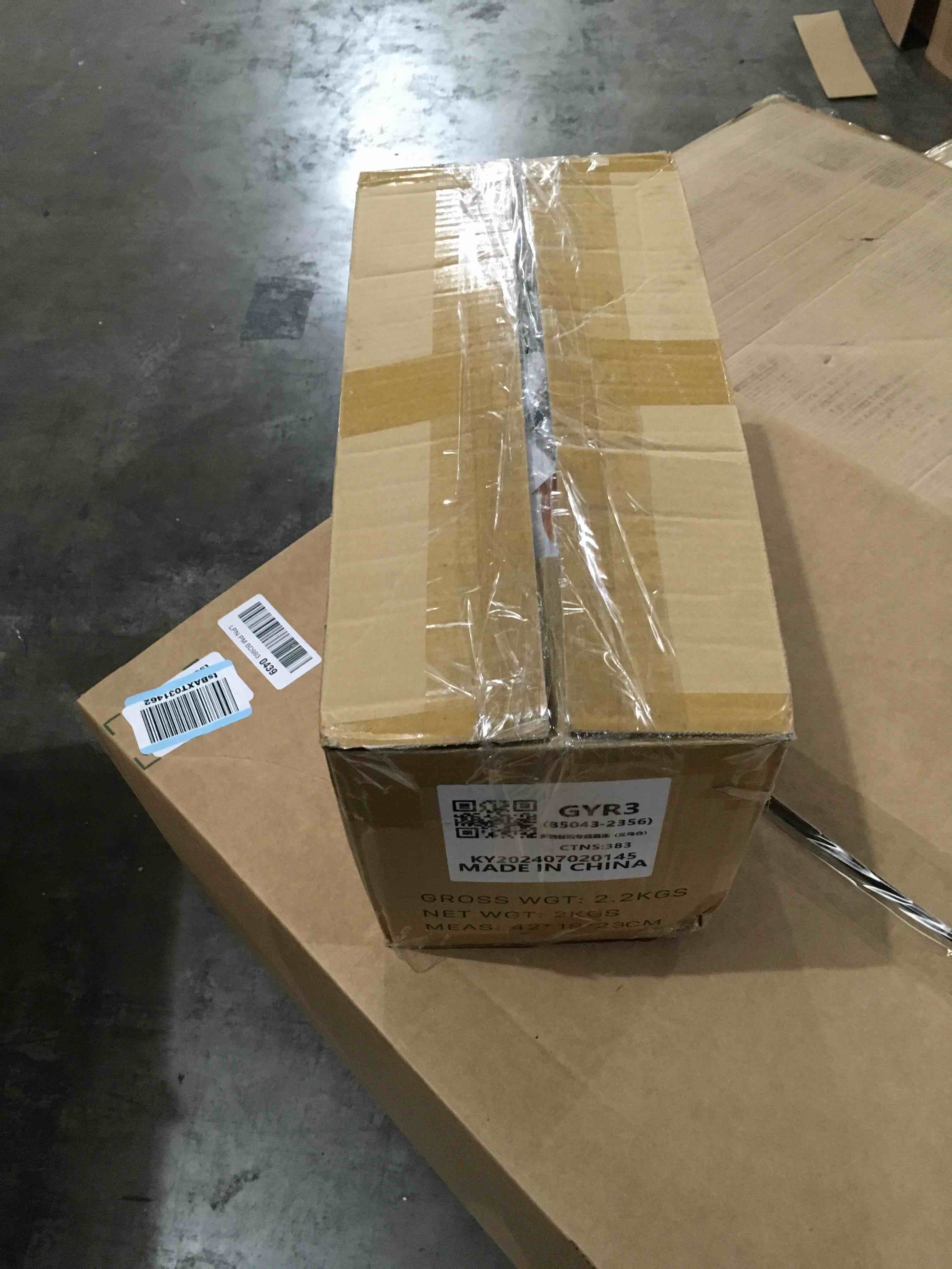 https://s3.amazonaws.com/lotting-images-prod/bidfta/BLU6682385_1727181843652.jpeg
