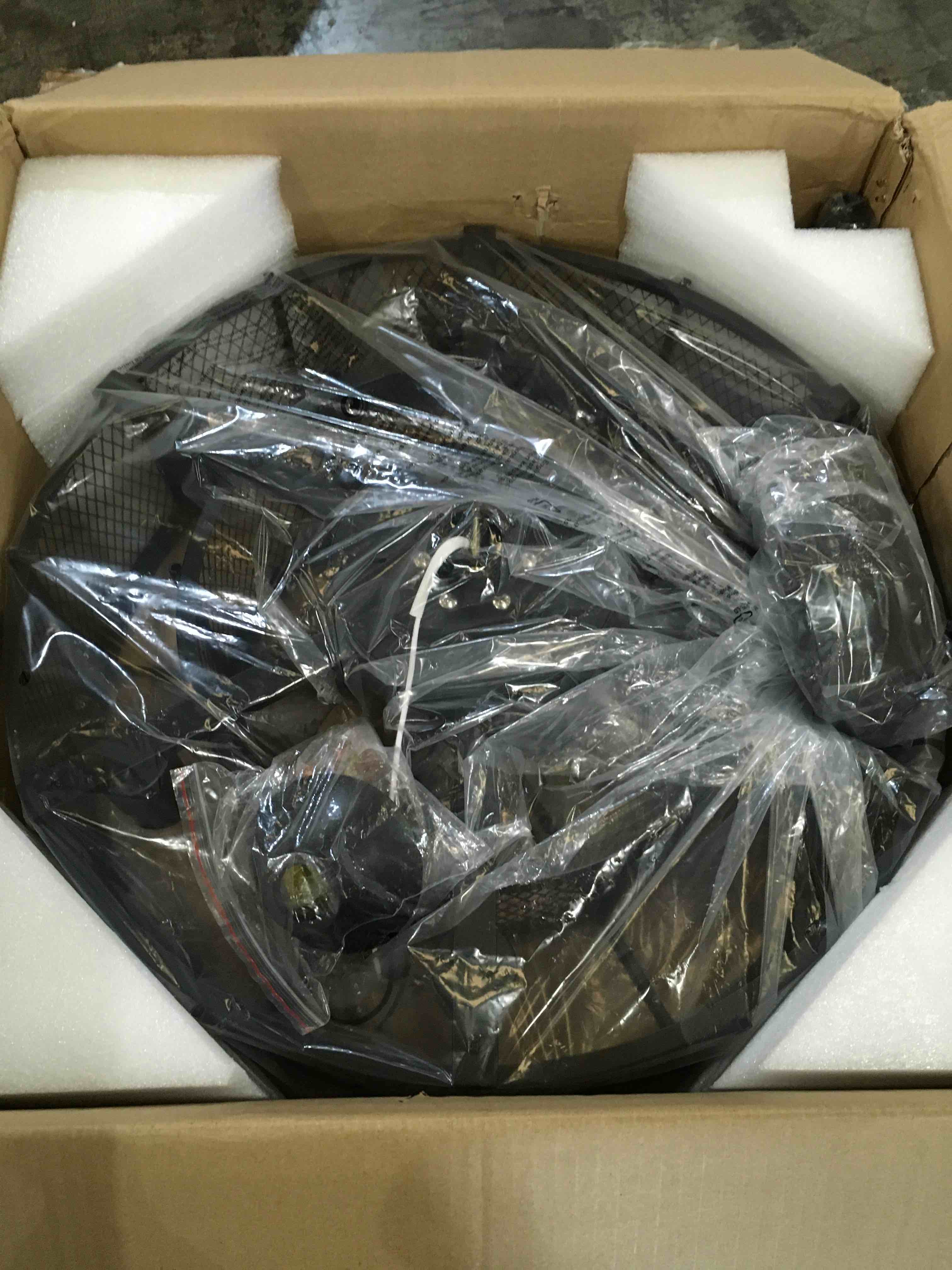 https://s3.amazonaws.com/lotting-images-prod/bidfta/BLU6682802_1727716346944.jpeg
